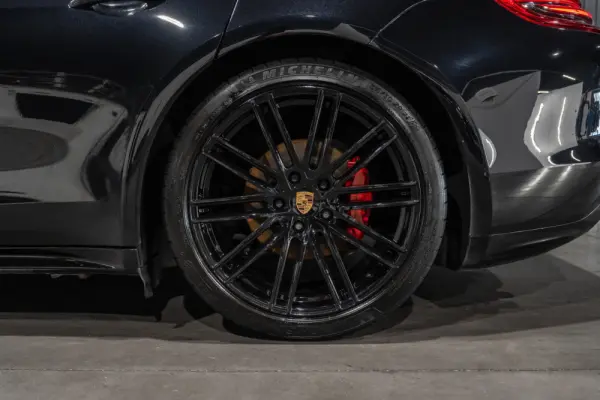 Porsche Panamera S PDK 31