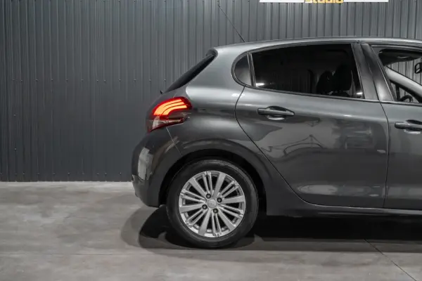 Peugeot 208 37