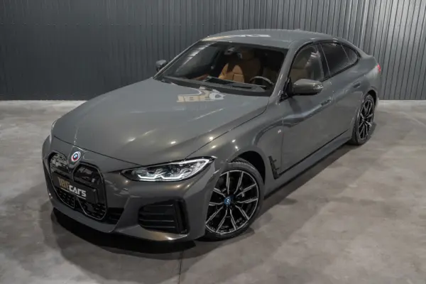 BMW i4 eDrive40 Pack Desportivo M Pro 32