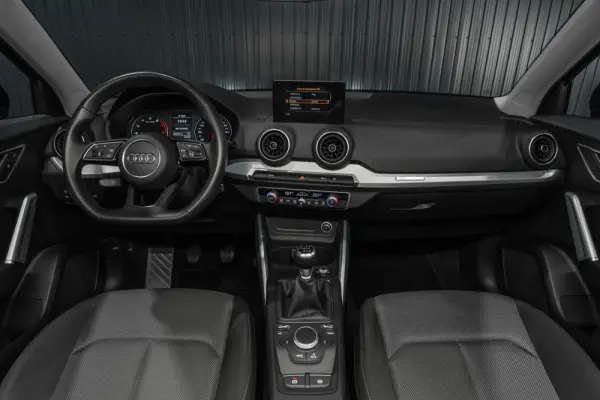 Audi Q2 30 TFSI S line 6