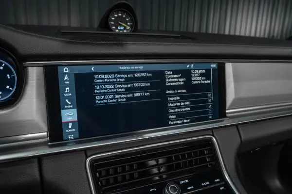 Porsche Panamera 4 E-Hybrid 14