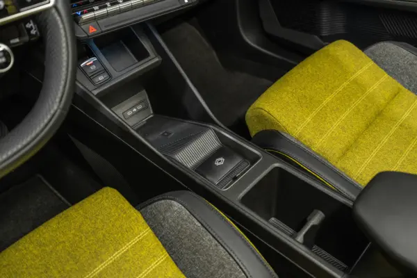 Renault 5 E-Tech 52 kWh Iconic Cinq Autonomia Conforto 19