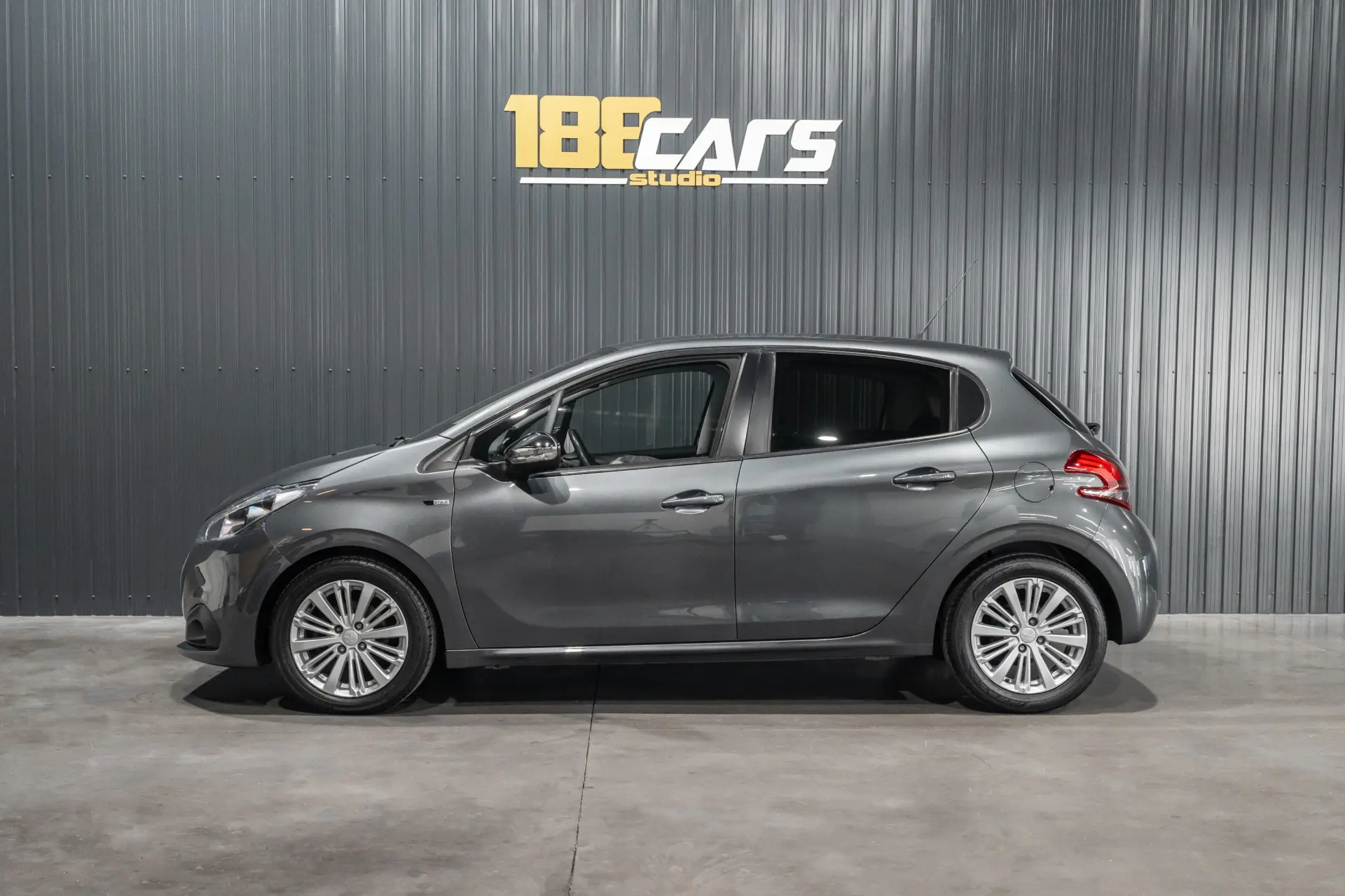 Peugeot 208 23