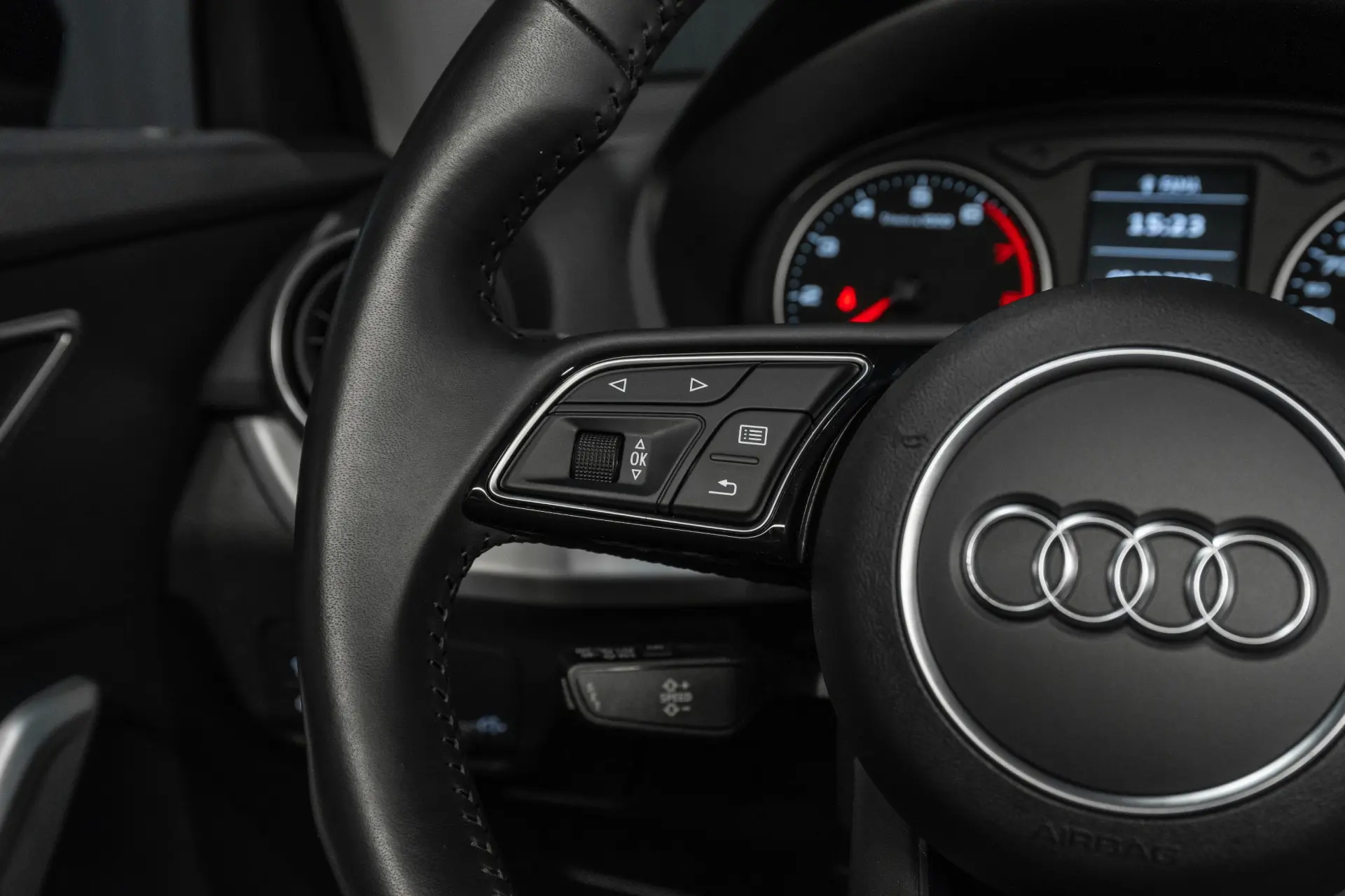 Audi Q2 30 TFSI S line 10