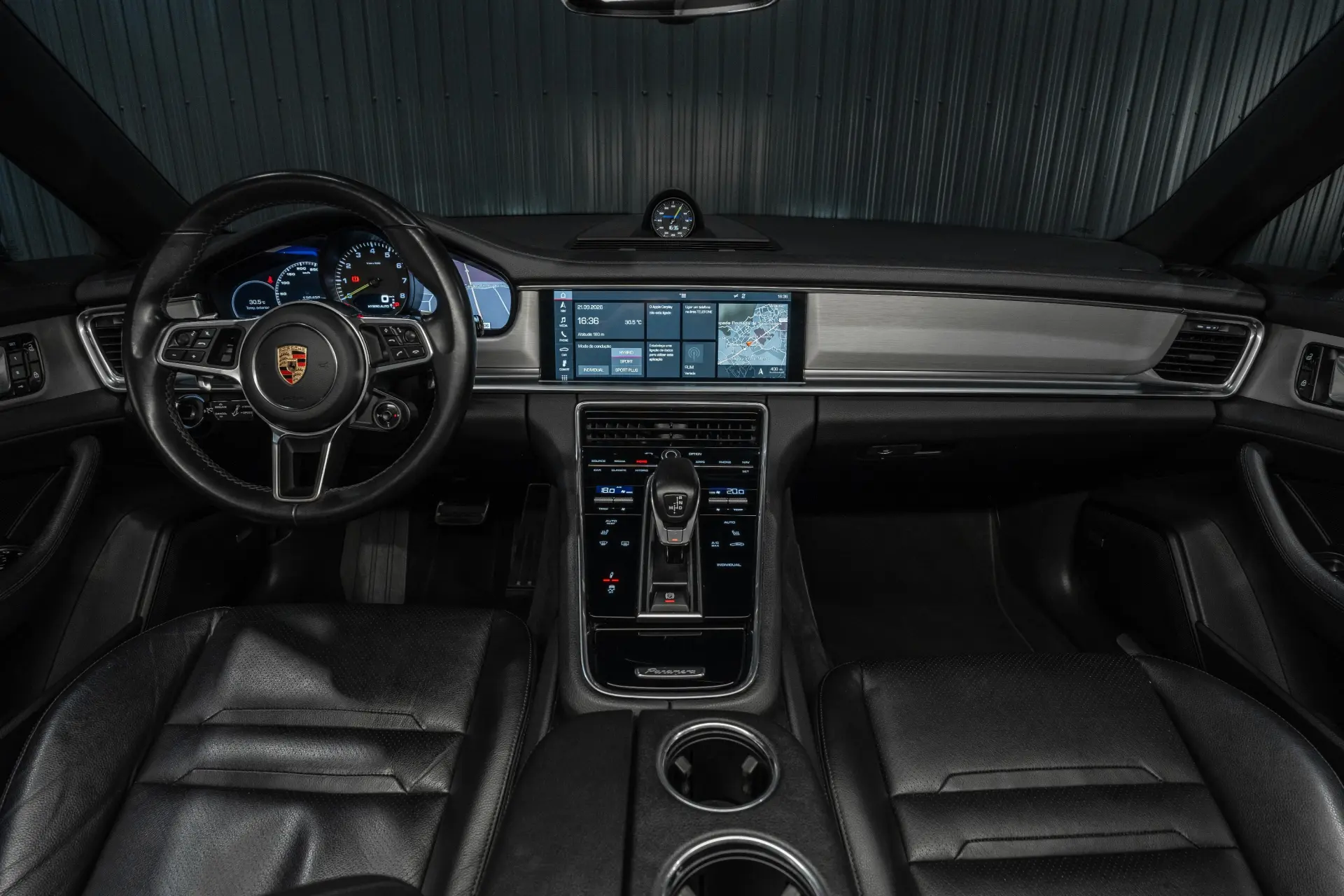Porsche Panamera 4 E-Hybrid 6