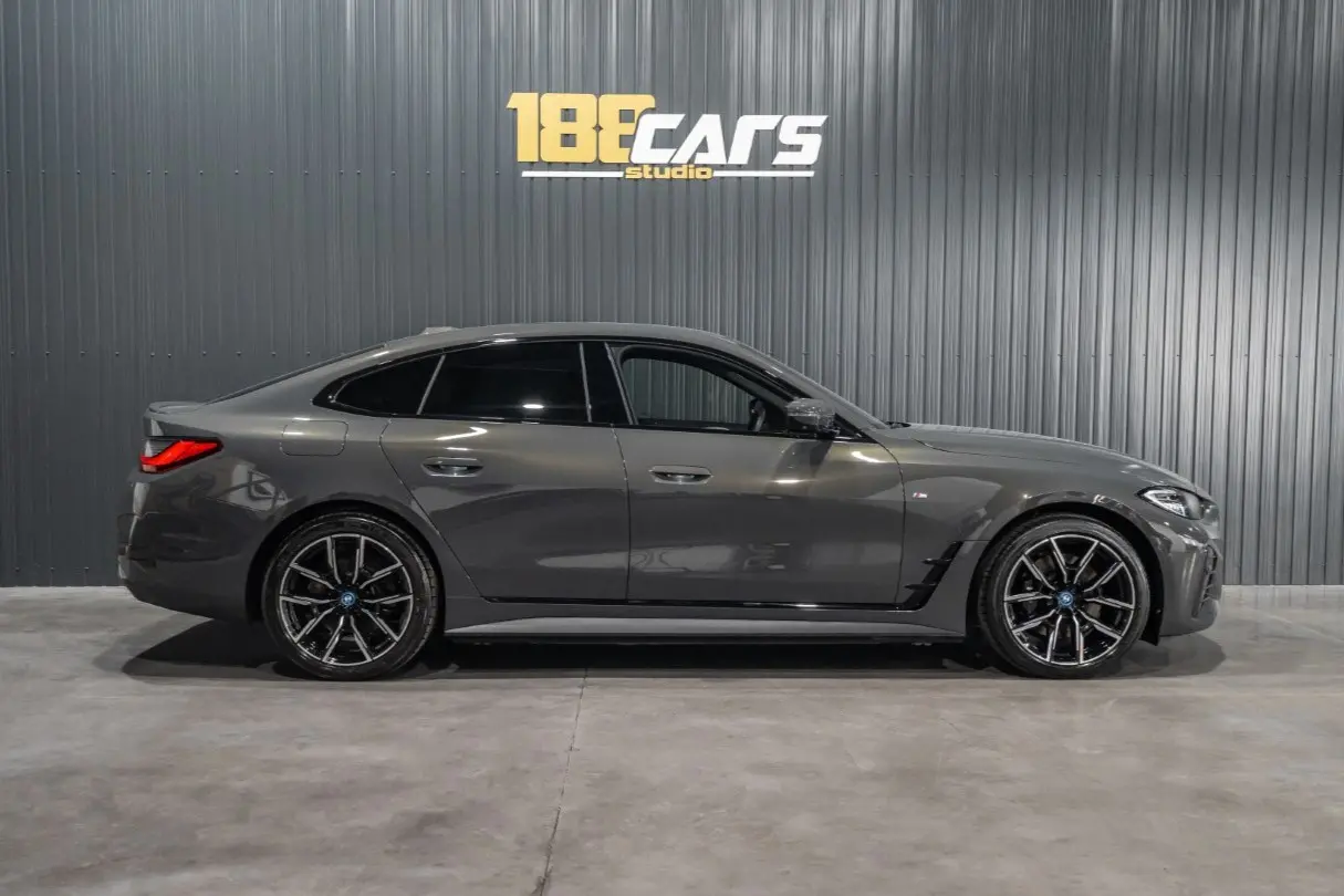 BMW i4 eDrive40 Pack Desportivo M Pro 37