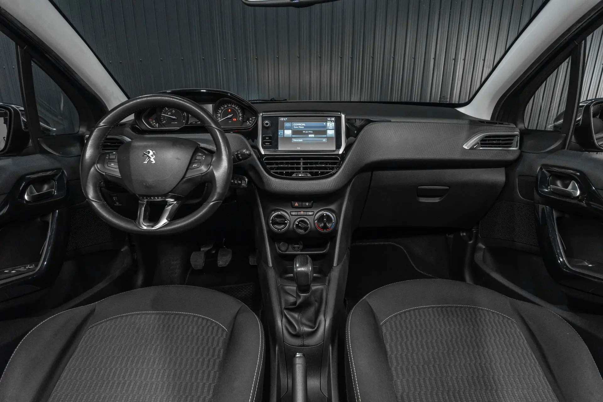 Peugeot 208 6