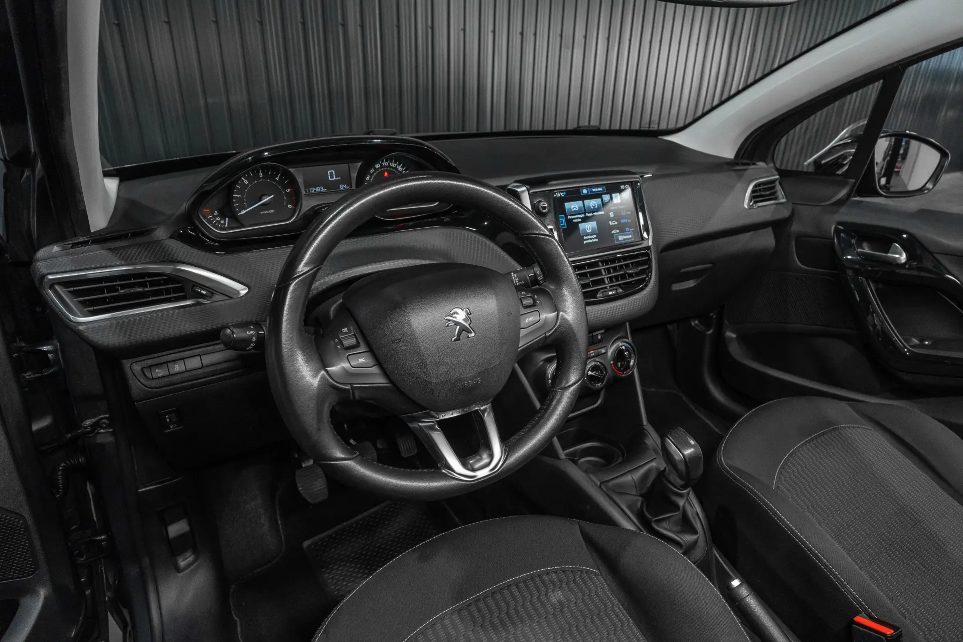 Peugeot 208 18