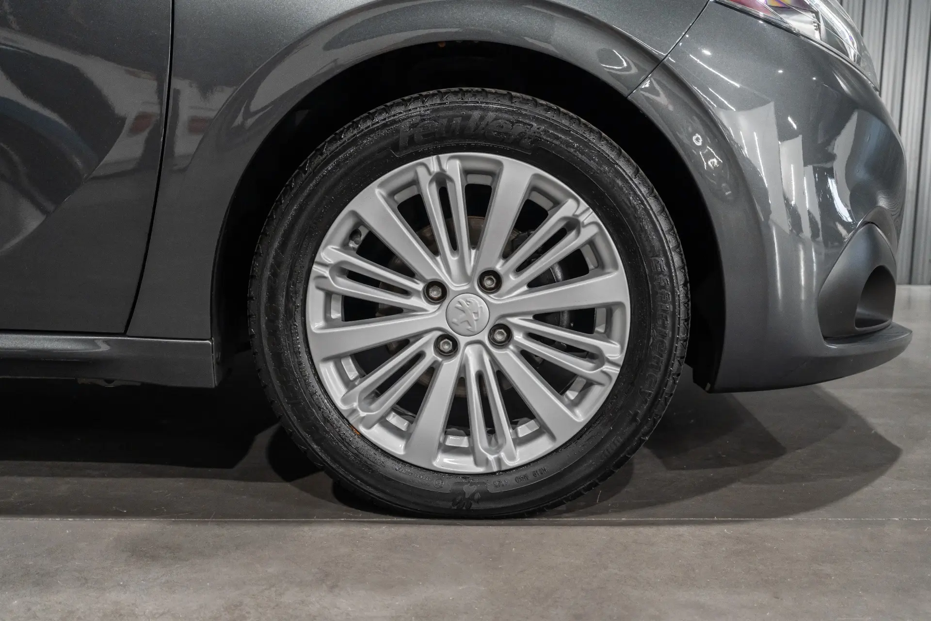 Peugeot 208 36