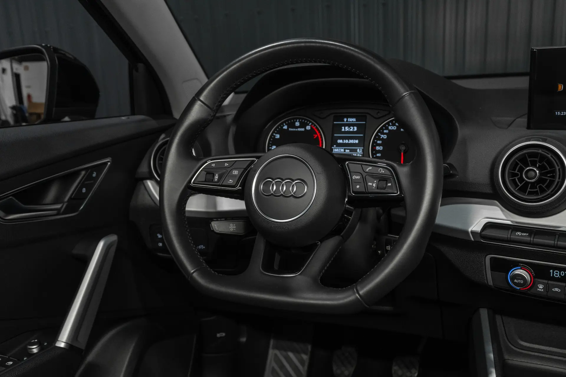 Audi Q2 30 TFSI S line 9