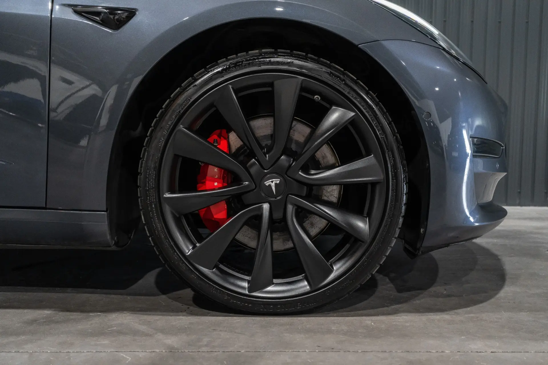 Tesla Model 3 Performance Dual Motor AWD 38