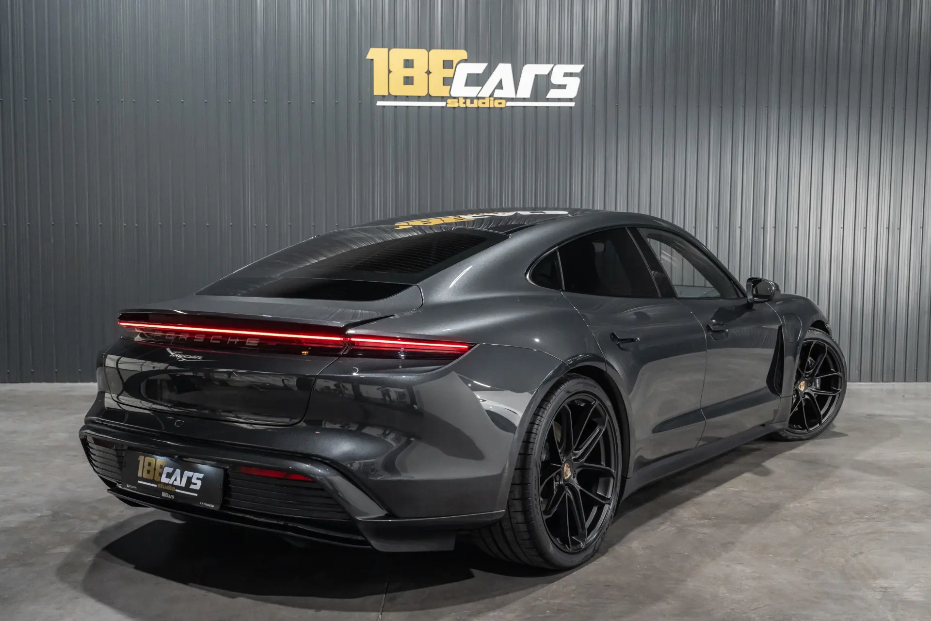 Porsche Taycan 4 5