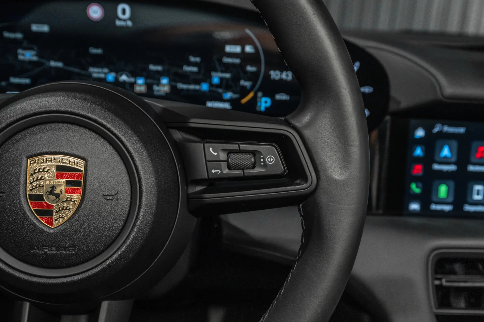 Porsche Taycan 4 11
