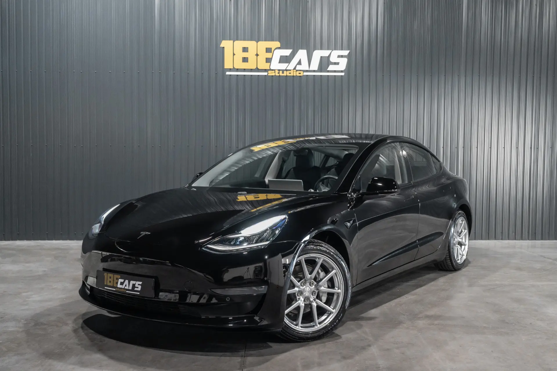 Tesla Model 3 Long-Range Dual Motor AWD 1