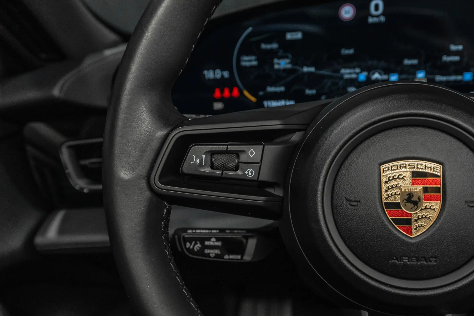 Porsche Taycan 4 10
