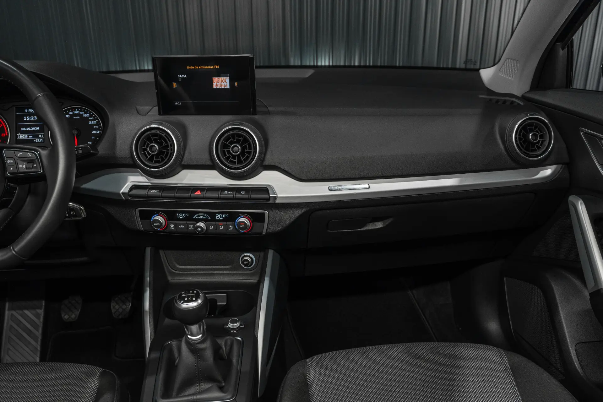 Audi Q2 30 TFSI S line 8