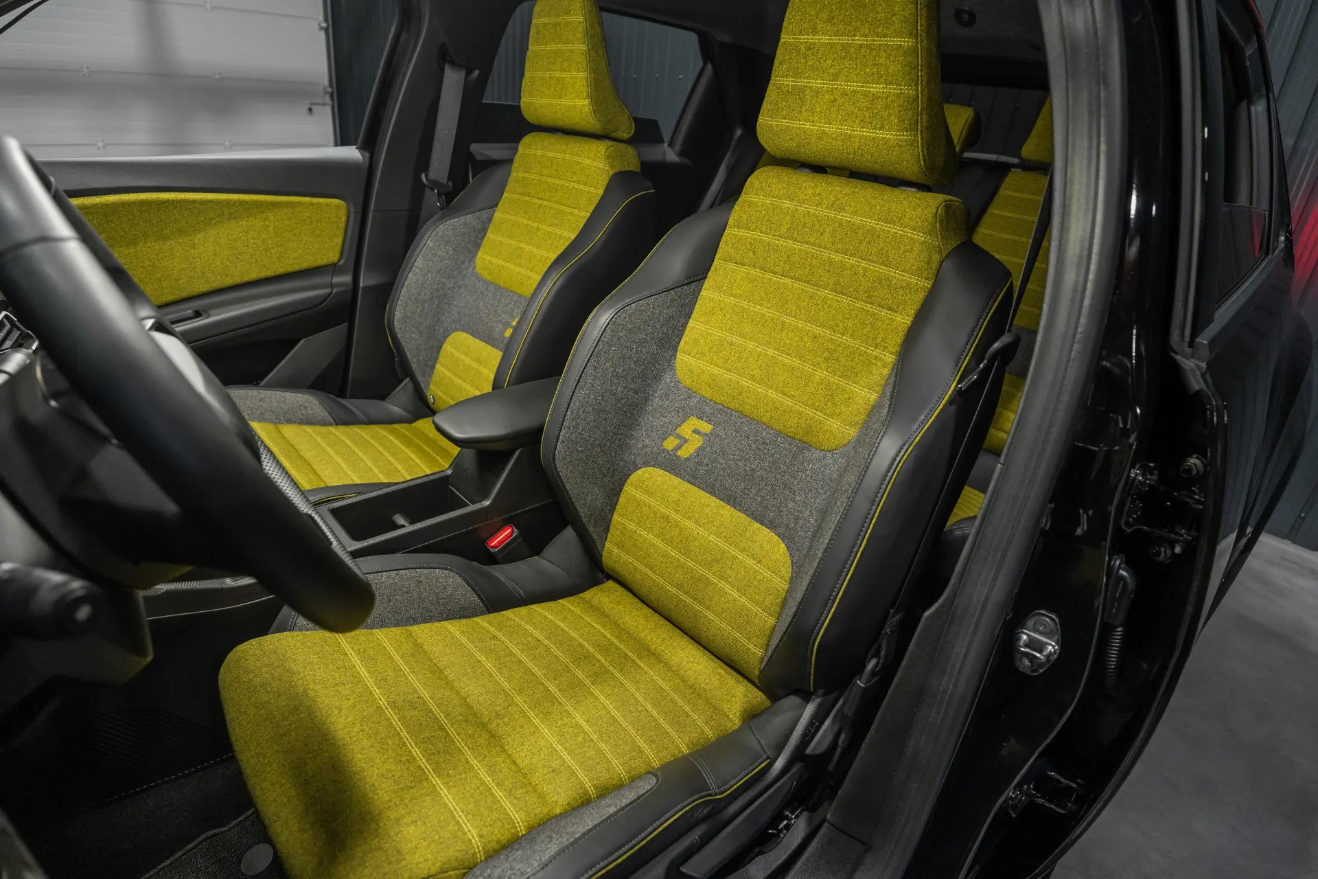 Renault 5 E-Tech 52 kWh Iconic Cinq Autonomia Conforto 21