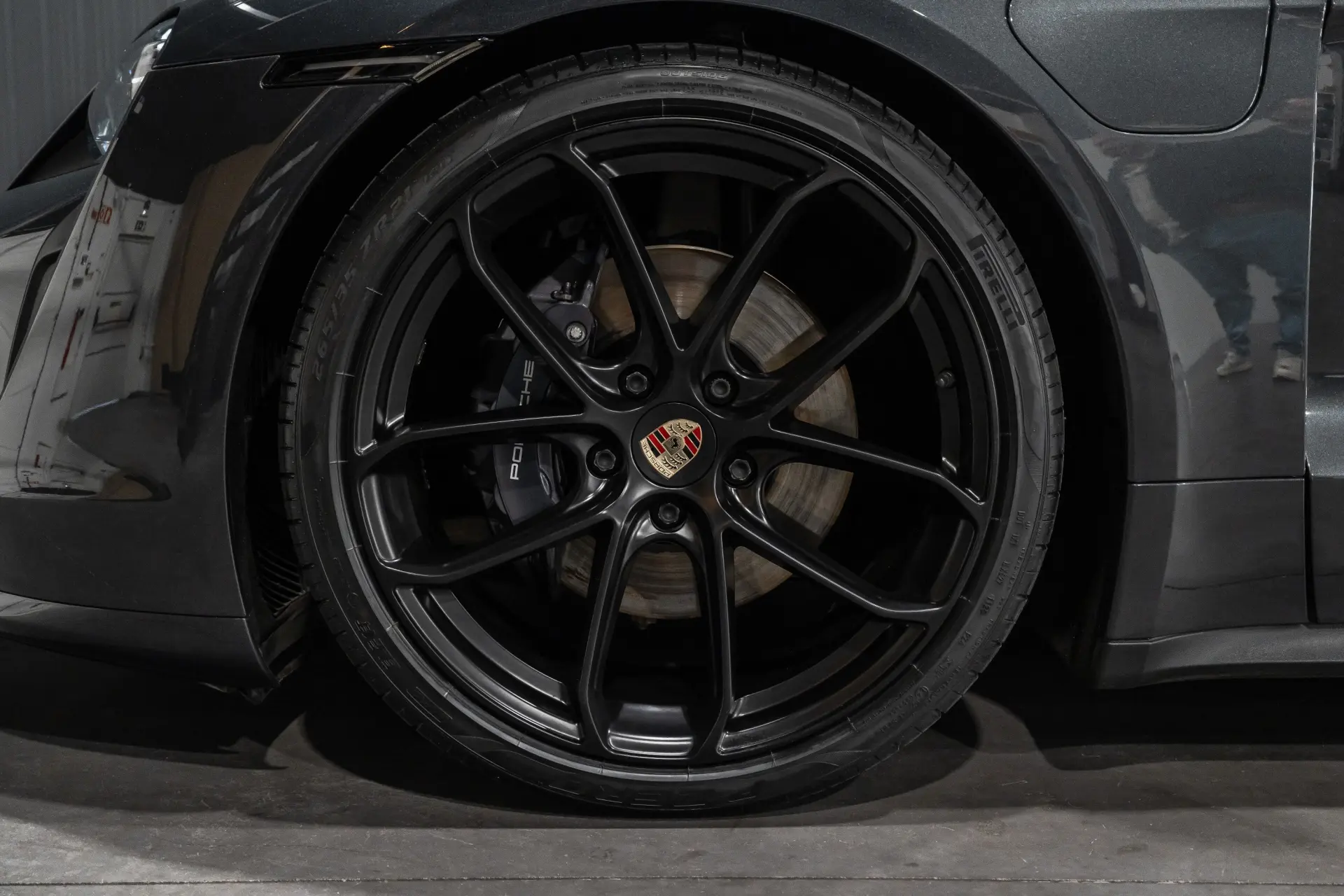 Porsche Taycan 4 26