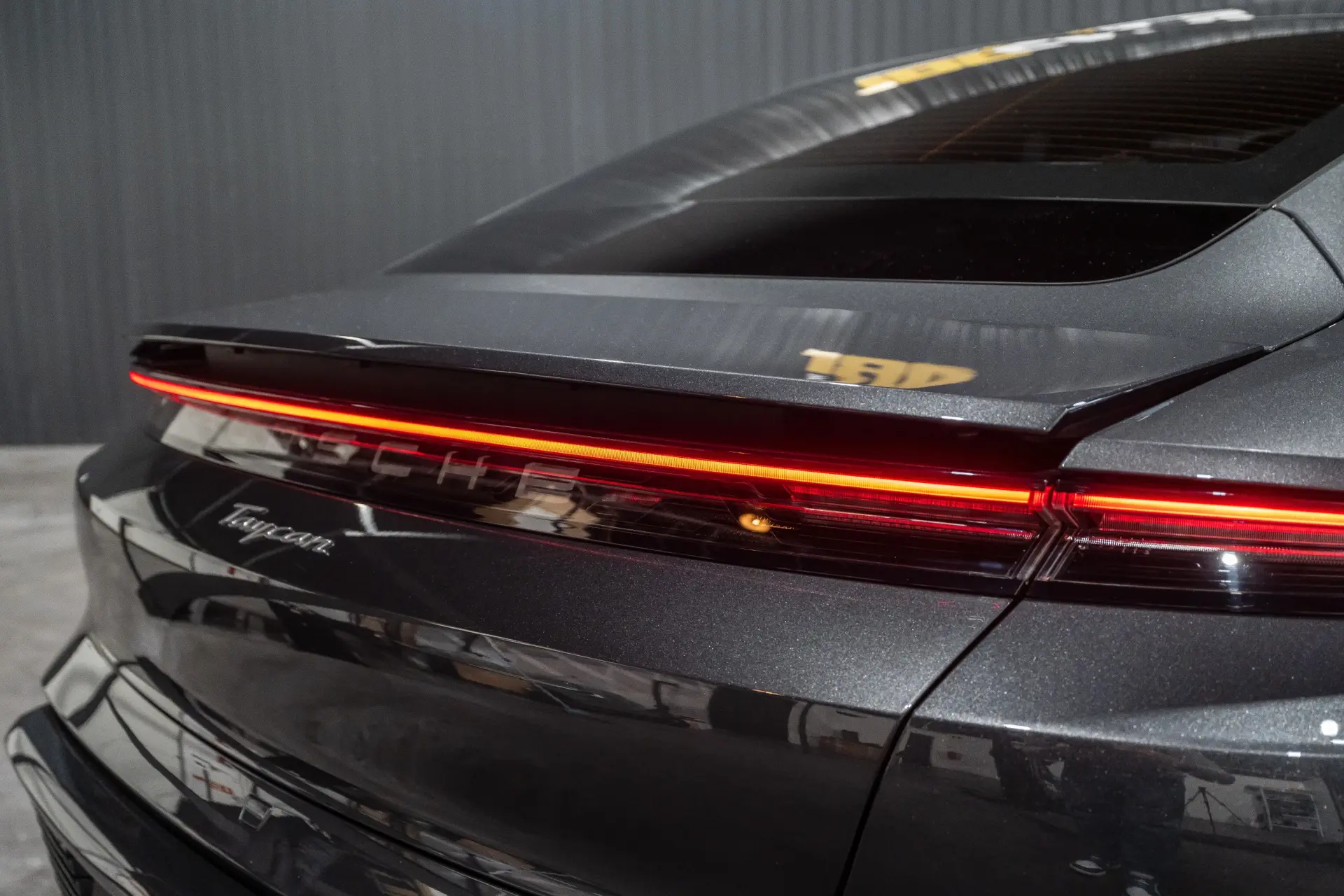 Porsche Taycan 4 44