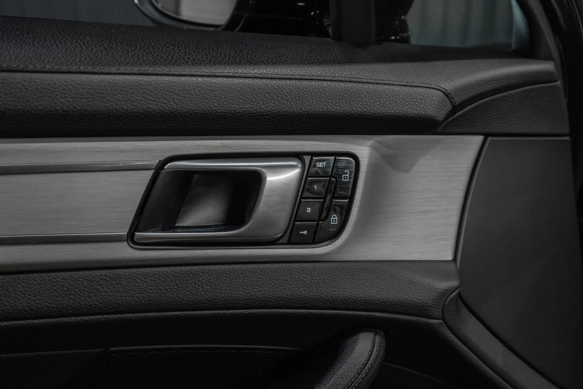 Porsche Panamera 4 E-Hybrid 19