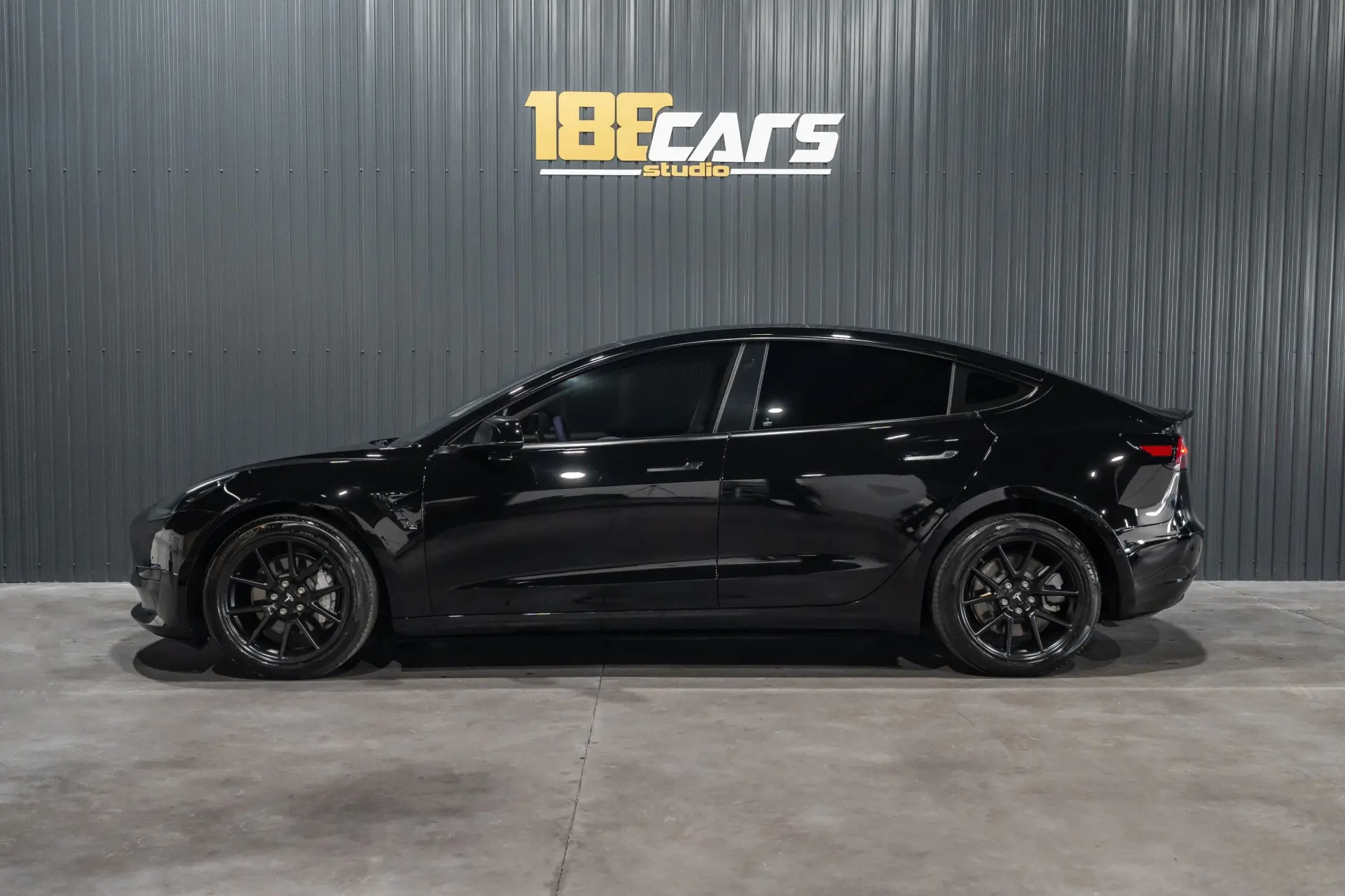 Tesla Model 3 Standard Range Plus RWD 24