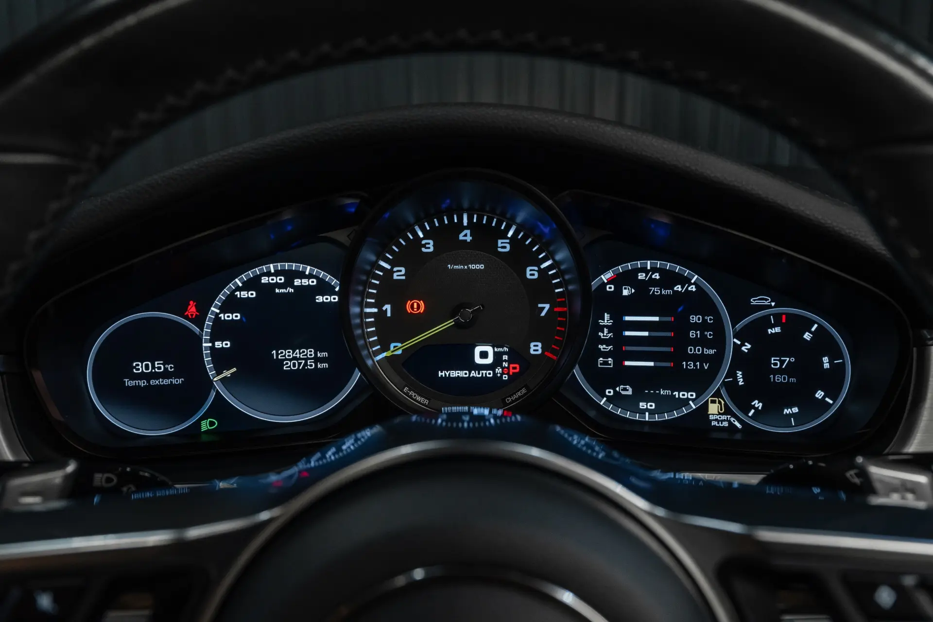 Porsche Panamera 4 E-Hybrid 12