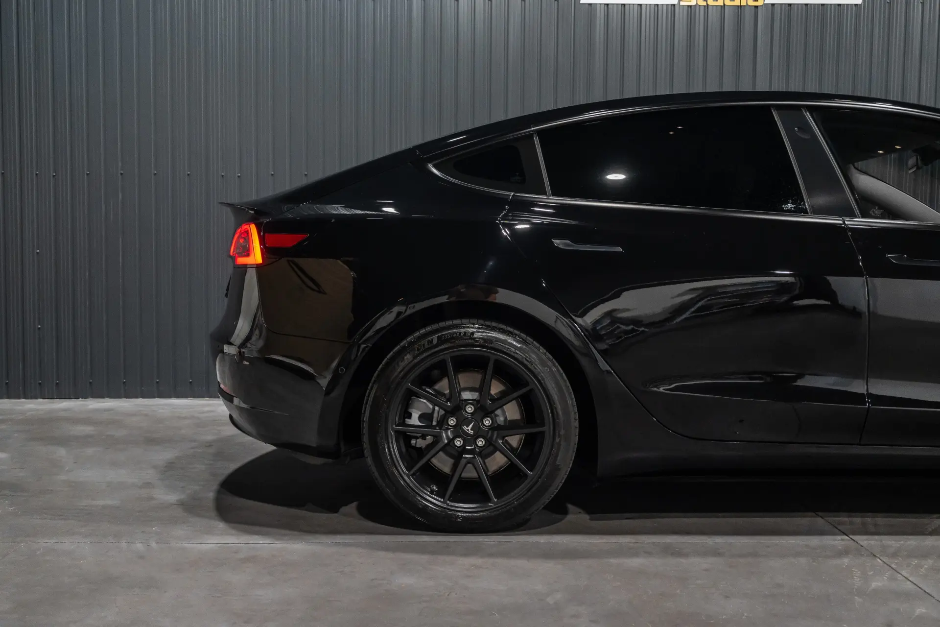Tesla Model 3 Standard Range Plus RWD 38