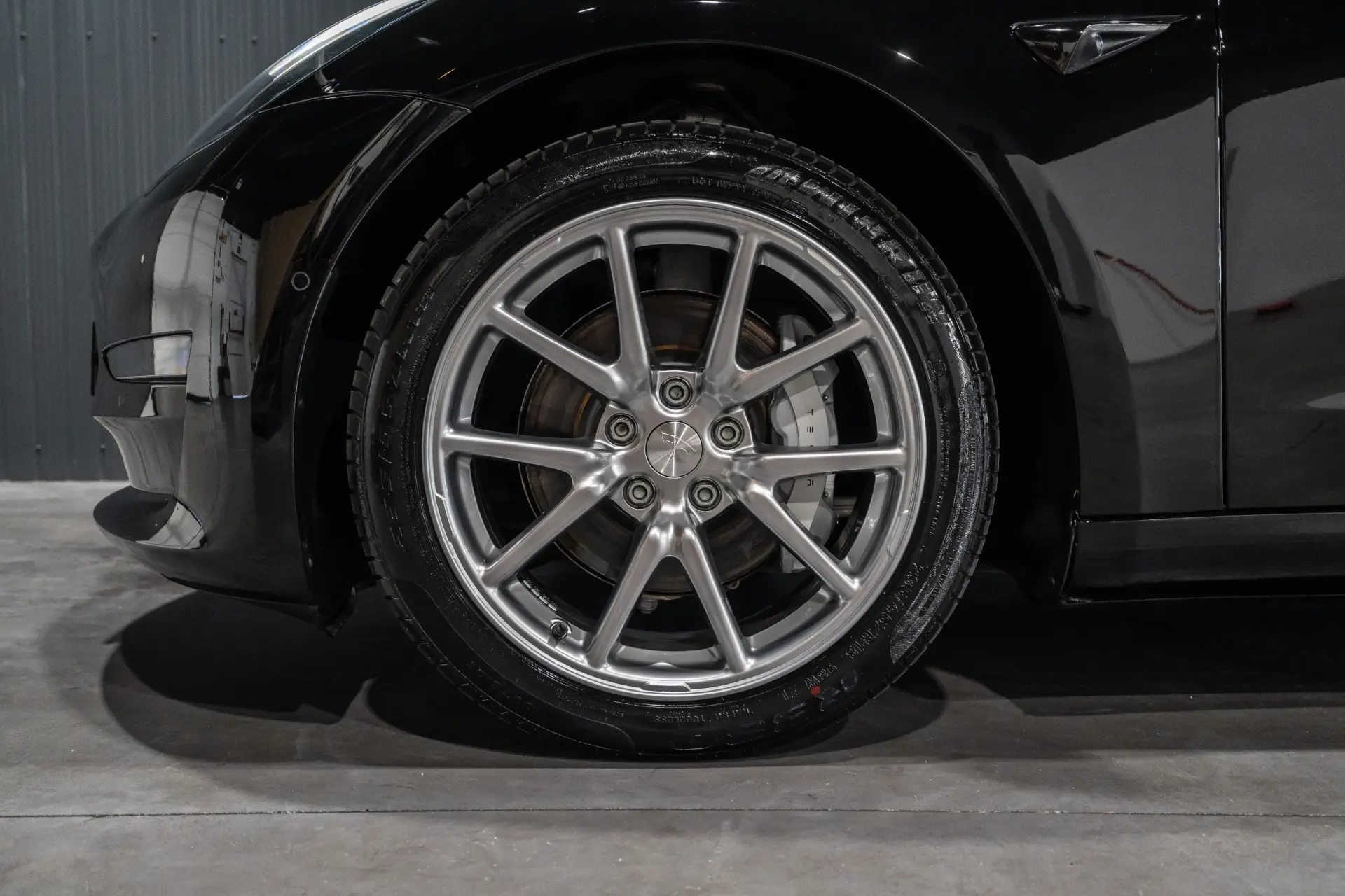Tesla Model 3 Long-Range Dual Motor AWD 23