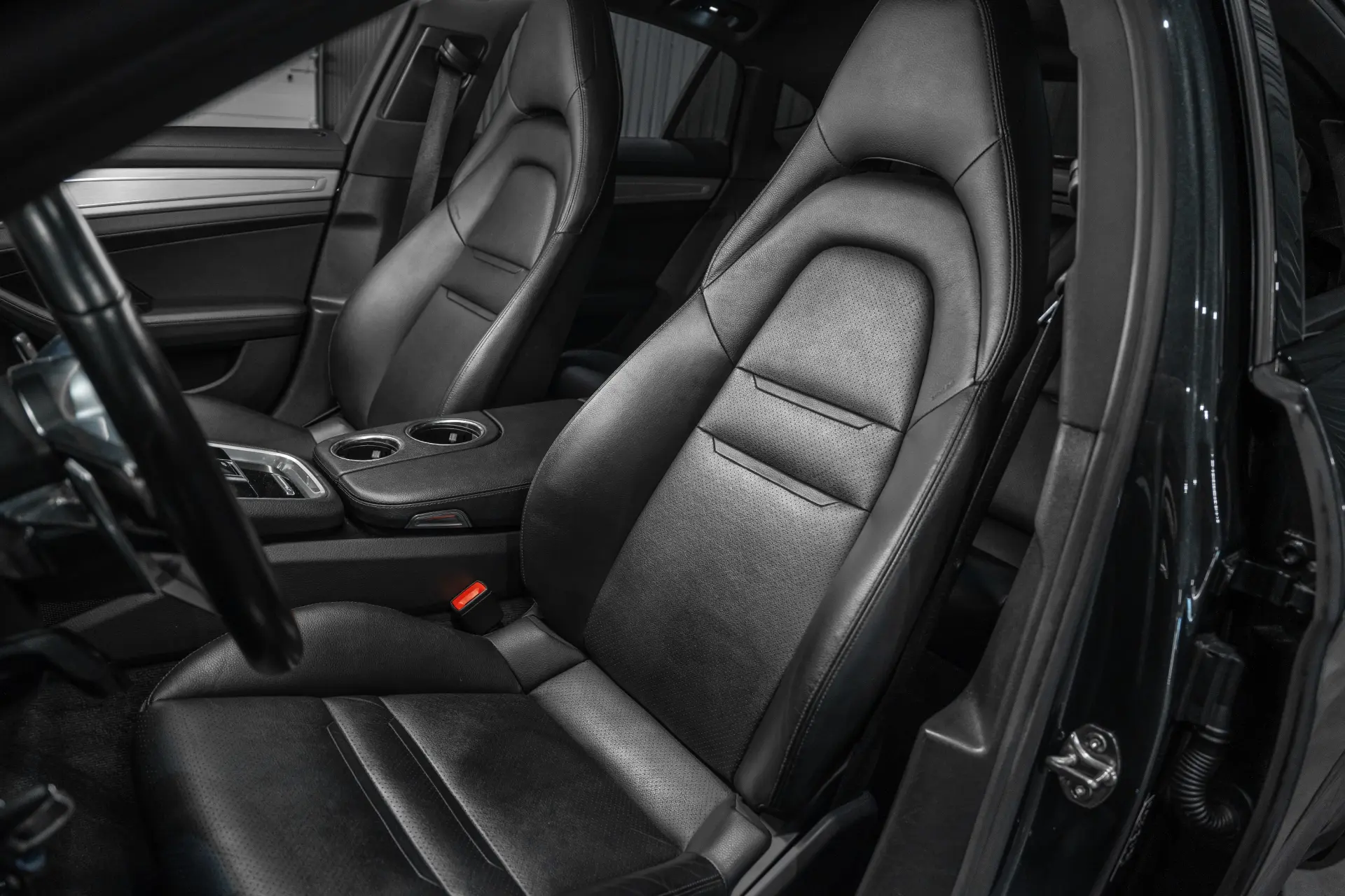 Porsche Panamera 4 E-Hybrid 22