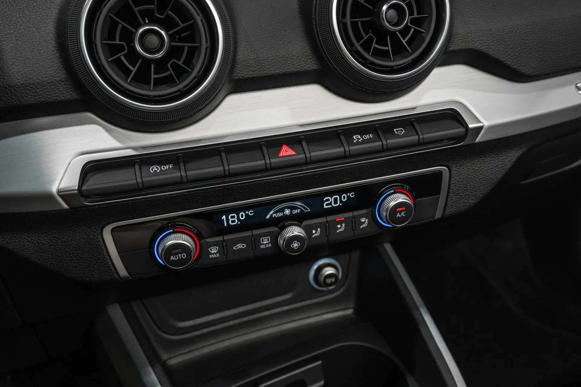 Audi Q2 30 TFSI S line 14