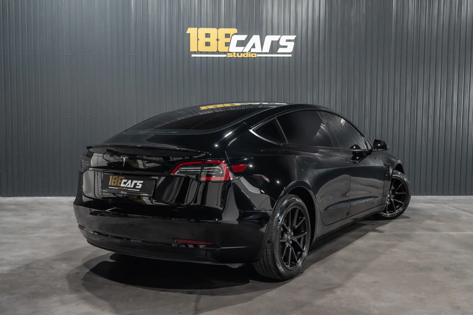 Tesla Model 3 Standard Range Plus RWD 40