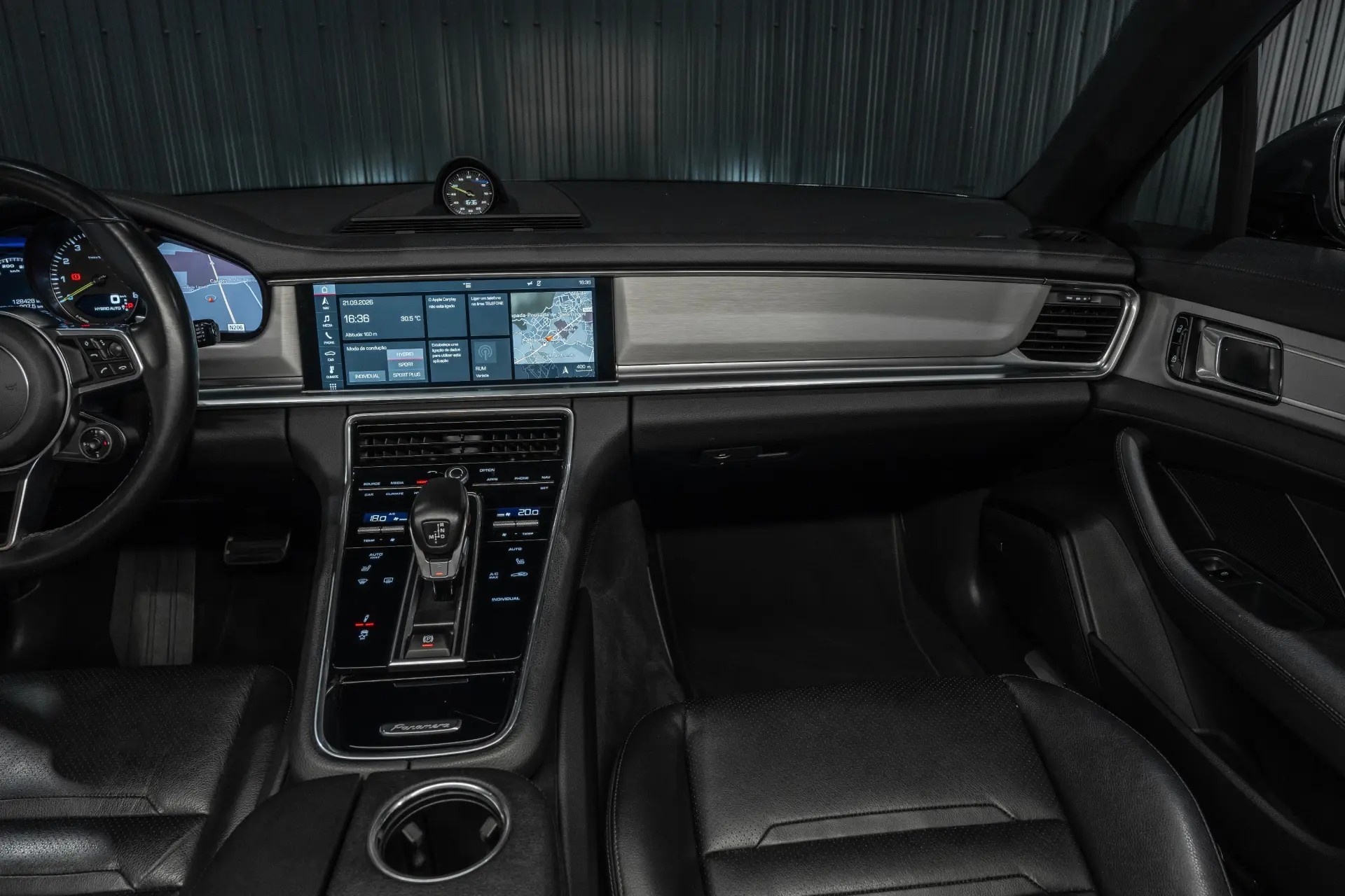 Porsche Panamera 4 E-Hybrid 8