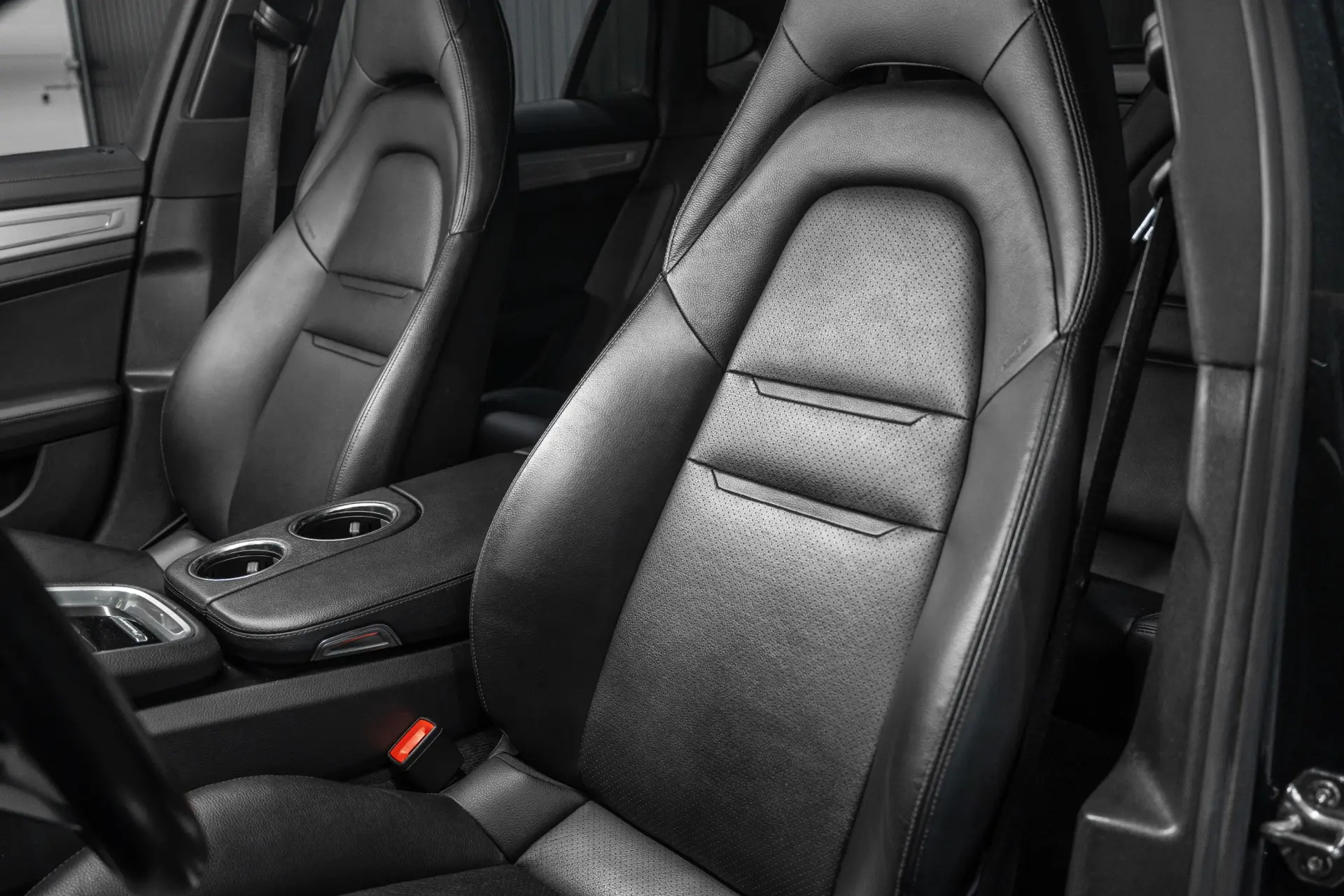 Porsche Panamera 4 E-Hybrid 23