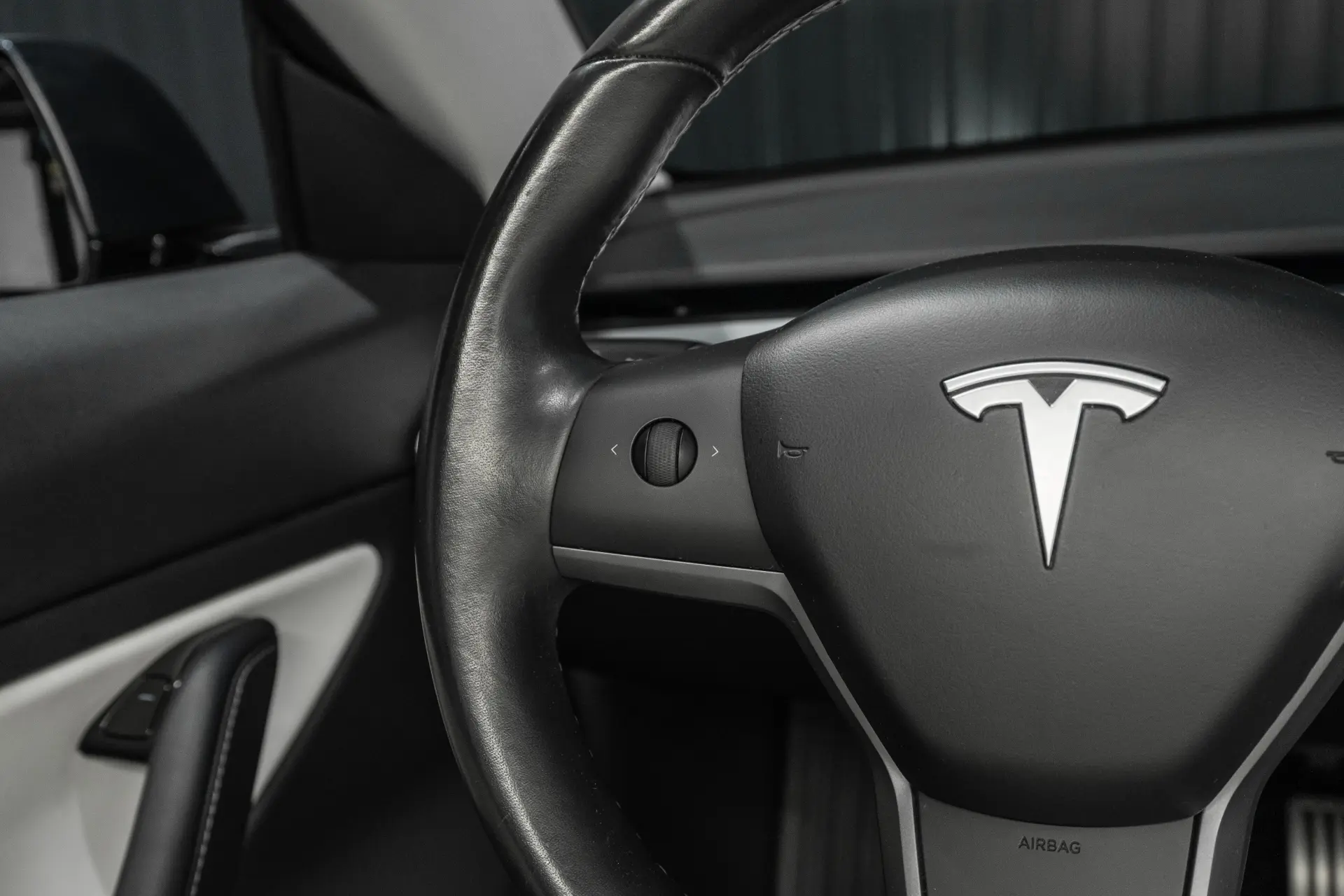 Tesla Model 3 Performance Dual Motor AWD 10