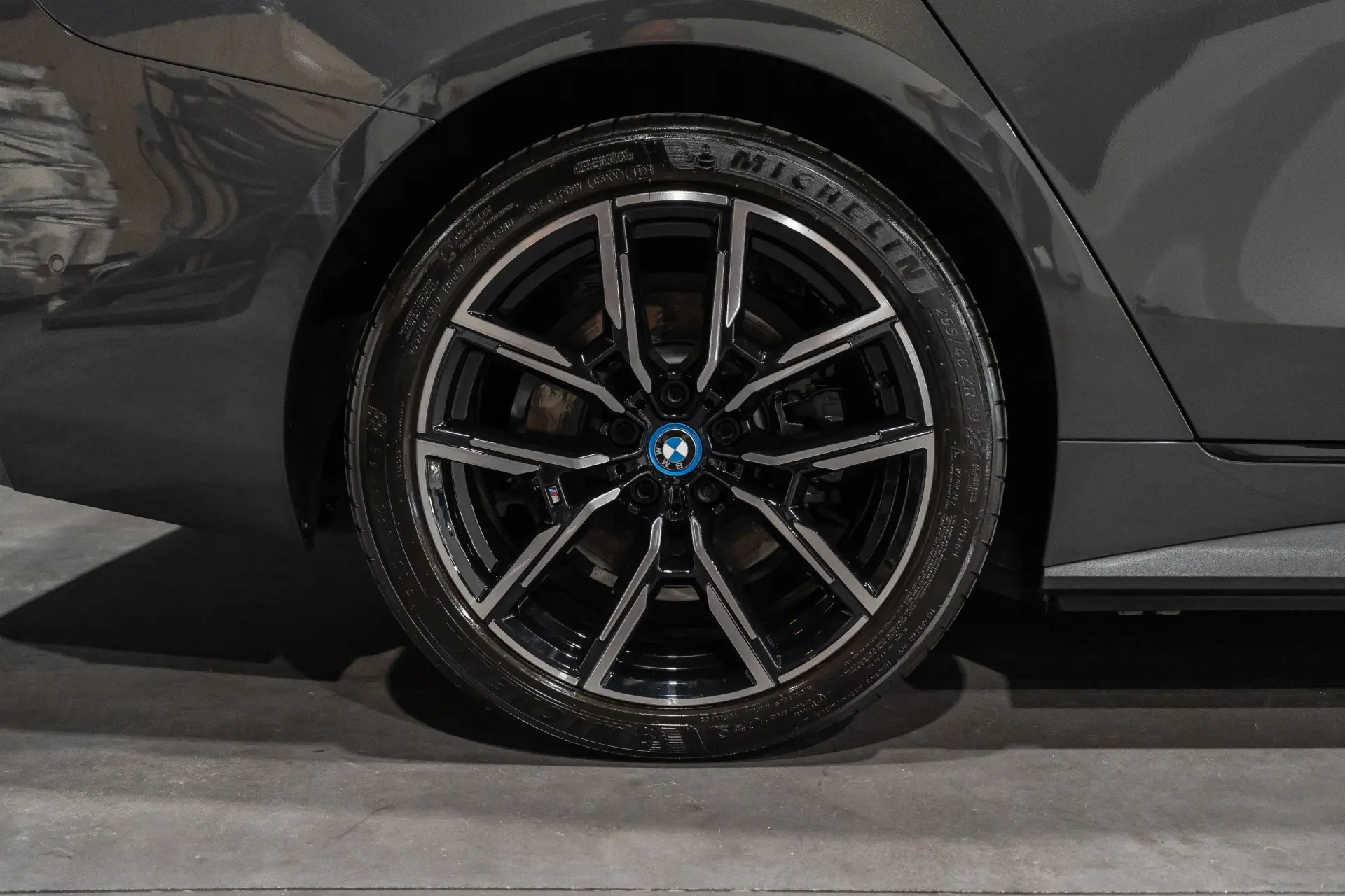 BMW i4 eDrive40 Pack Desportivo M Pro 41