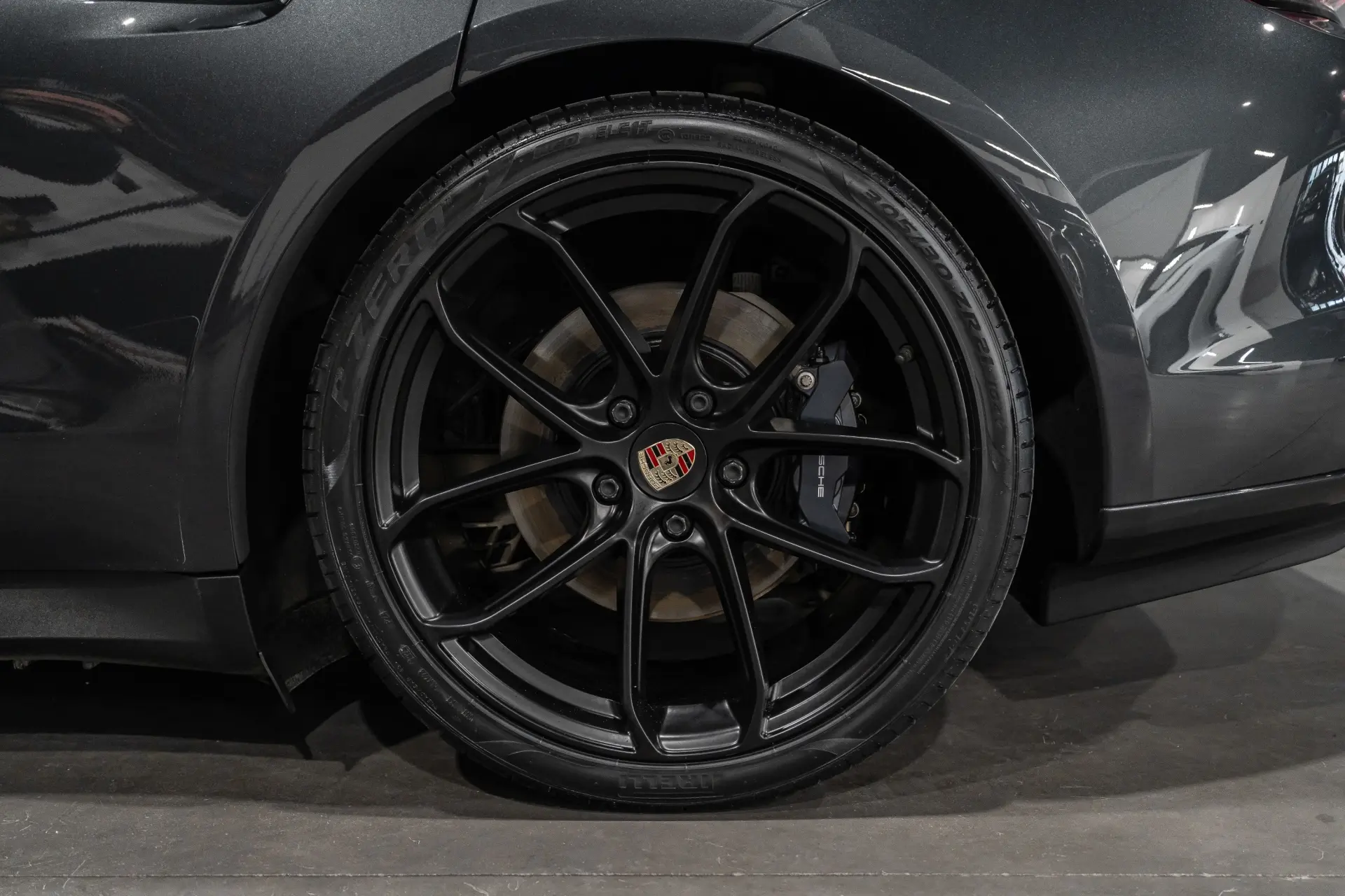 Porsche Taycan 4 28