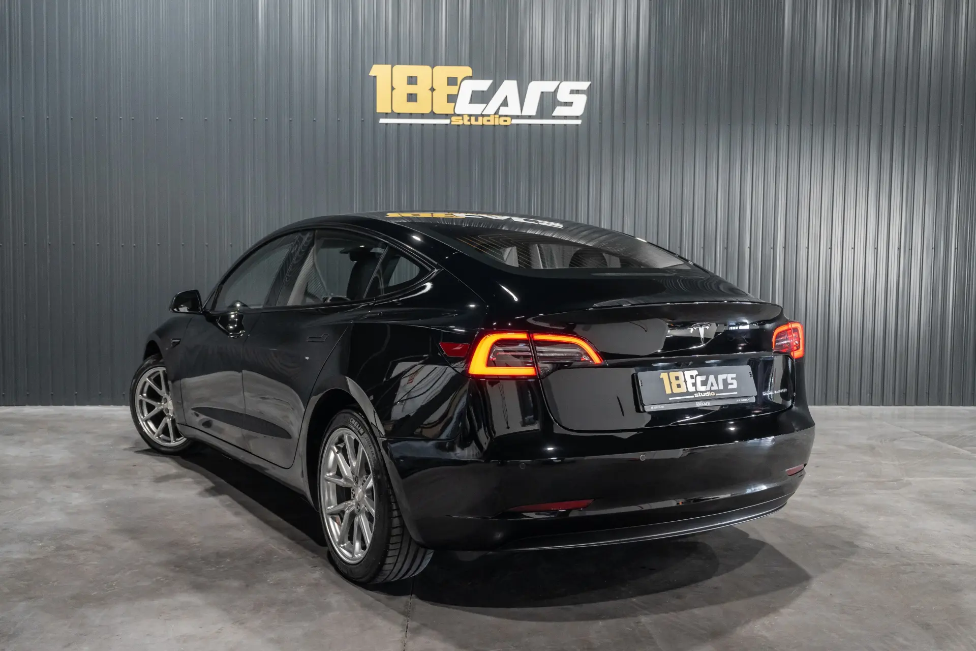 Tesla Model 3 Long-Range Dual Motor AWD 46