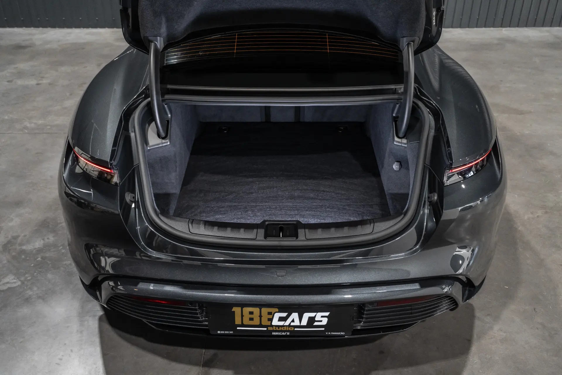 Porsche Taycan 4 48