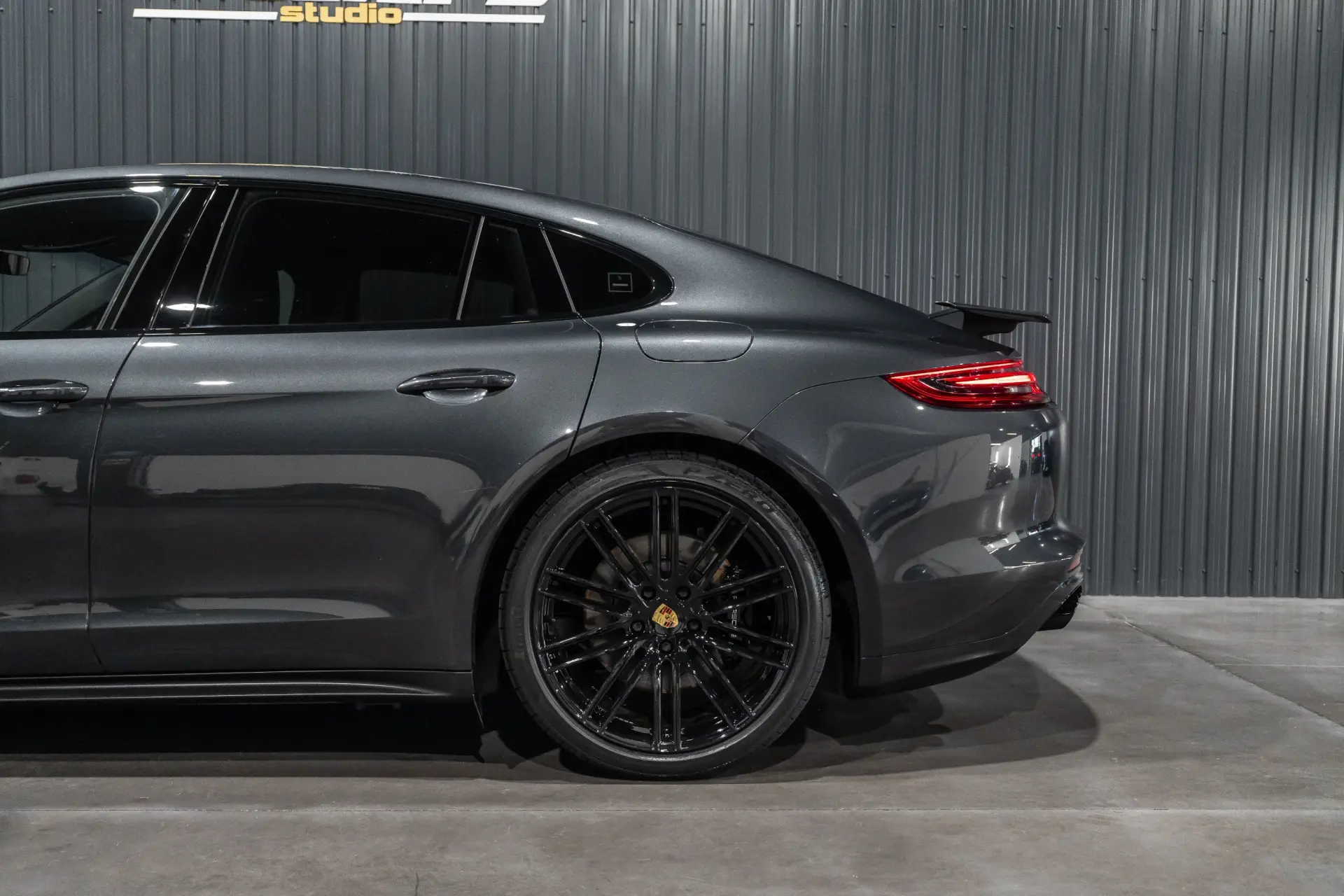 Porsche Panamera 4 E-Hybrid 31