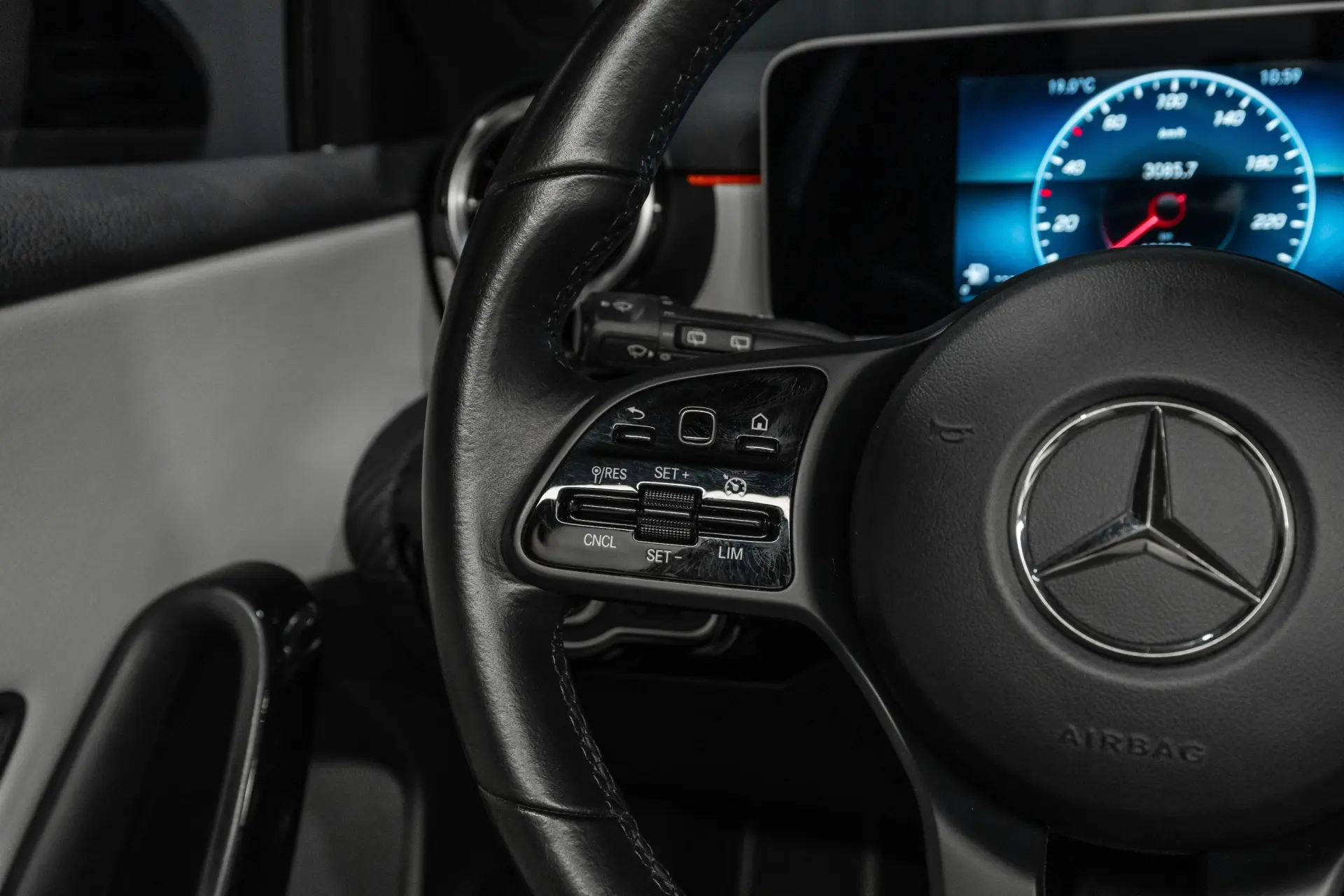 Mercedes-Benz 180 d Auto 10
