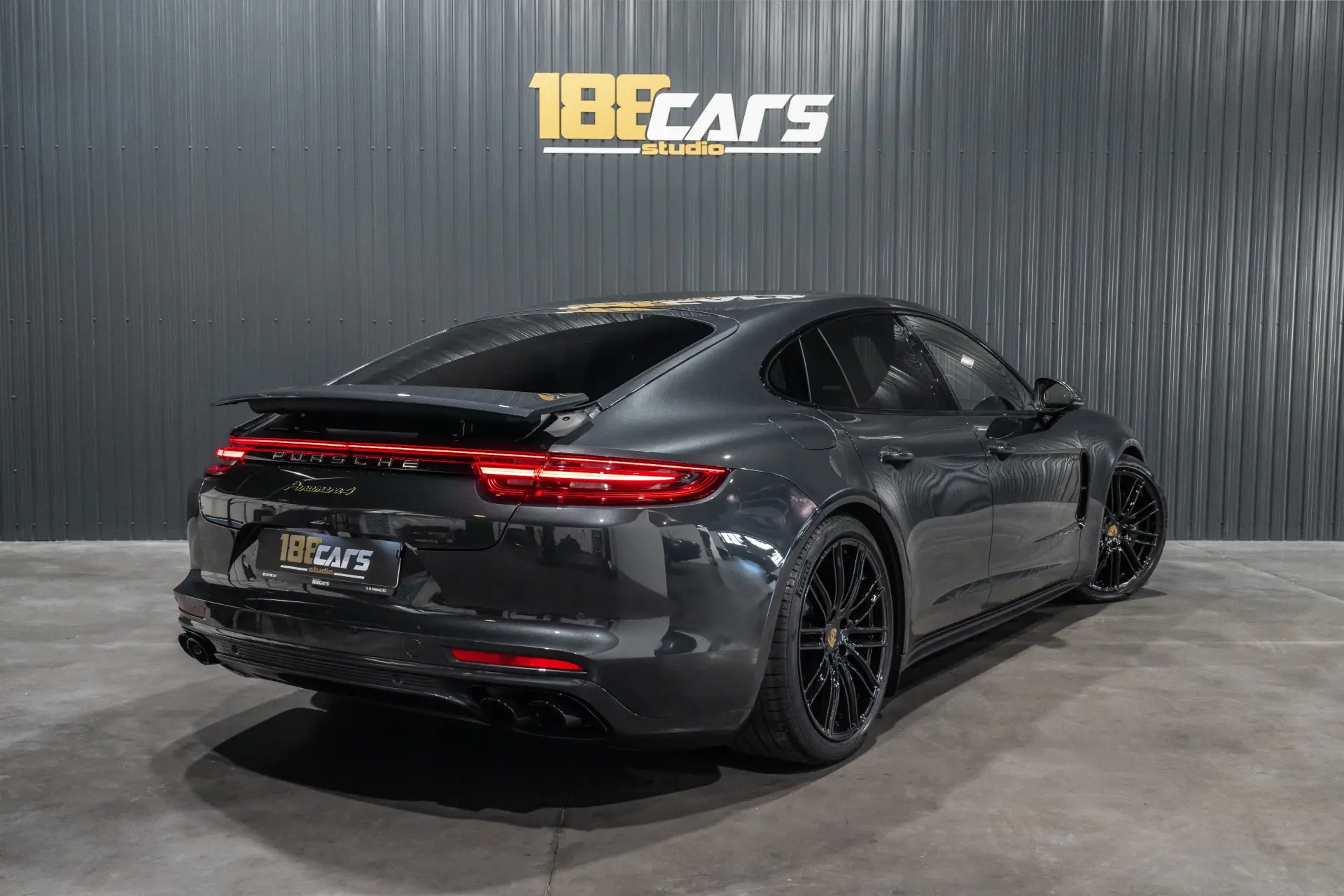 Porsche Panamera 4 E-Hybrid 5