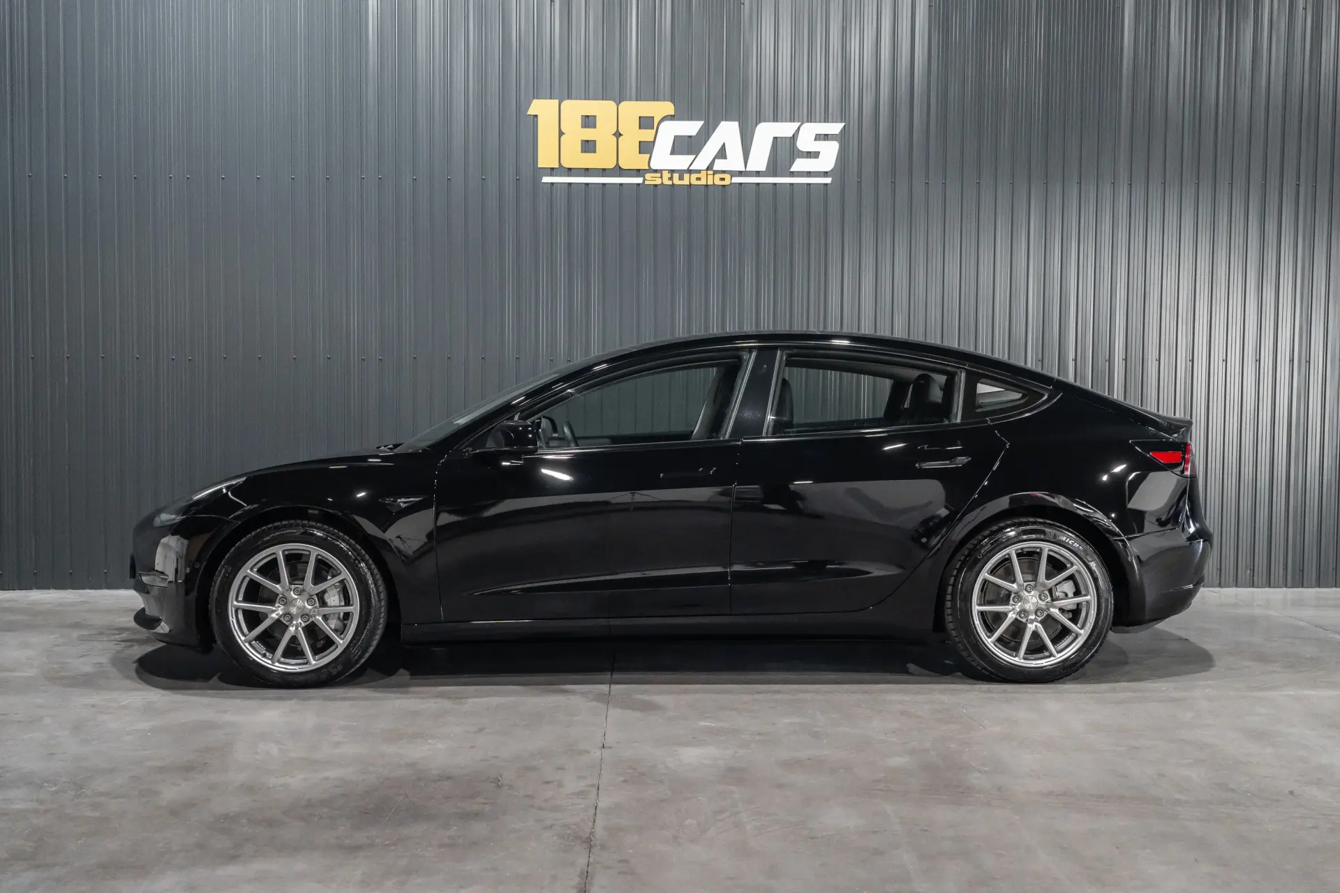 Tesla Model 3 Long-Range Dual Motor AWD 21