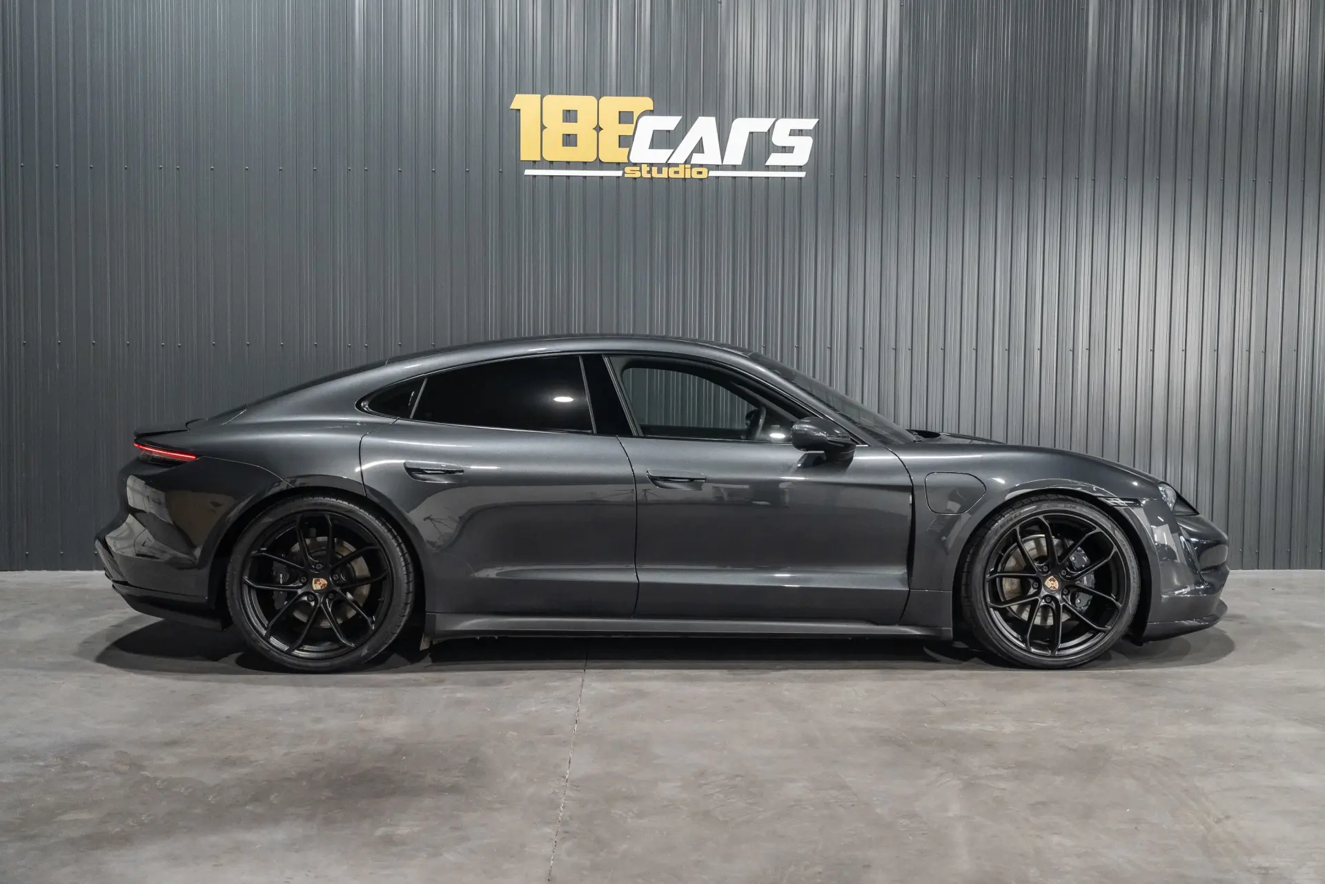 Porsche Taycan 4 4
