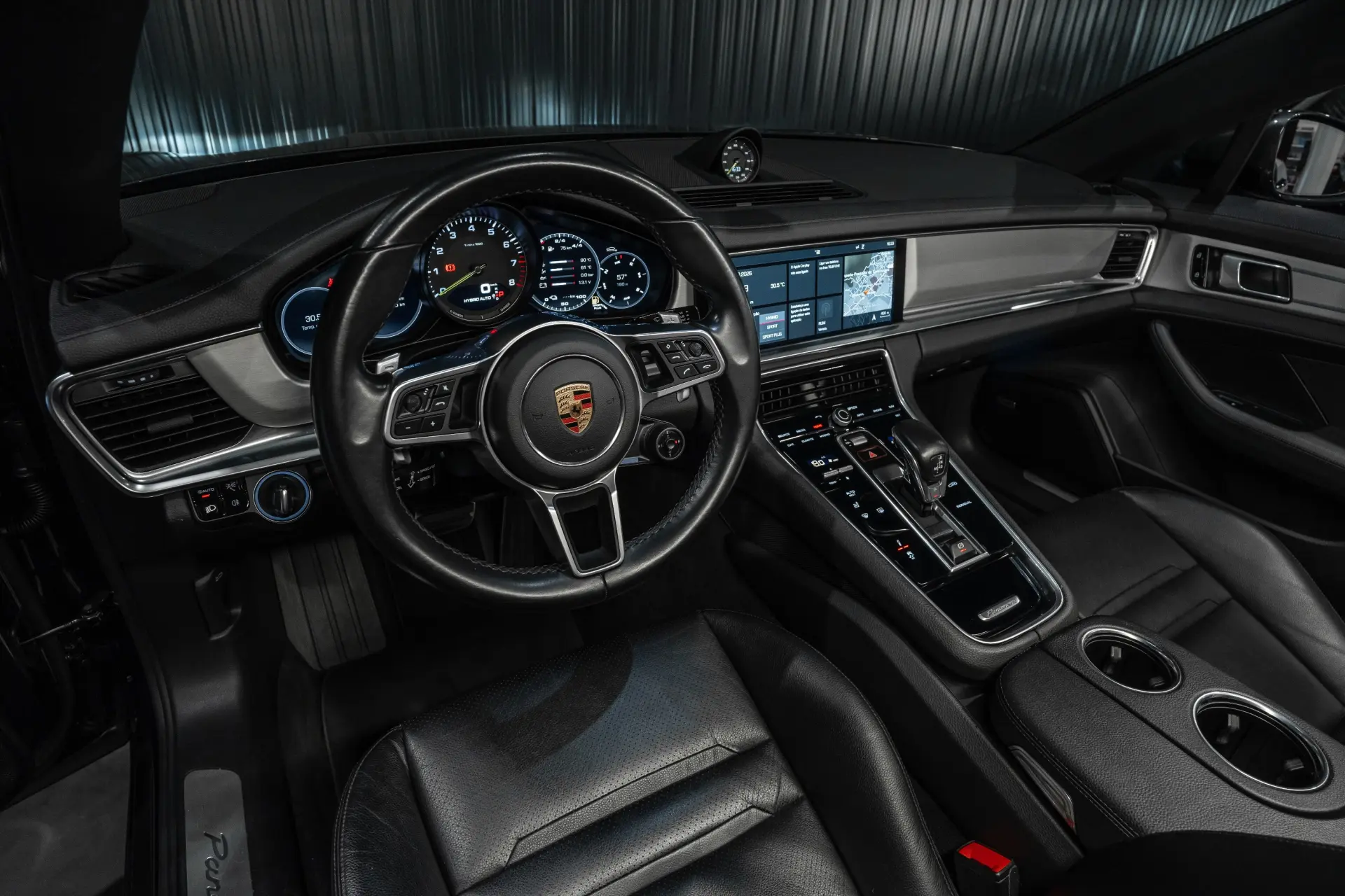 Porsche Panamera 4 E-Hybrid 21