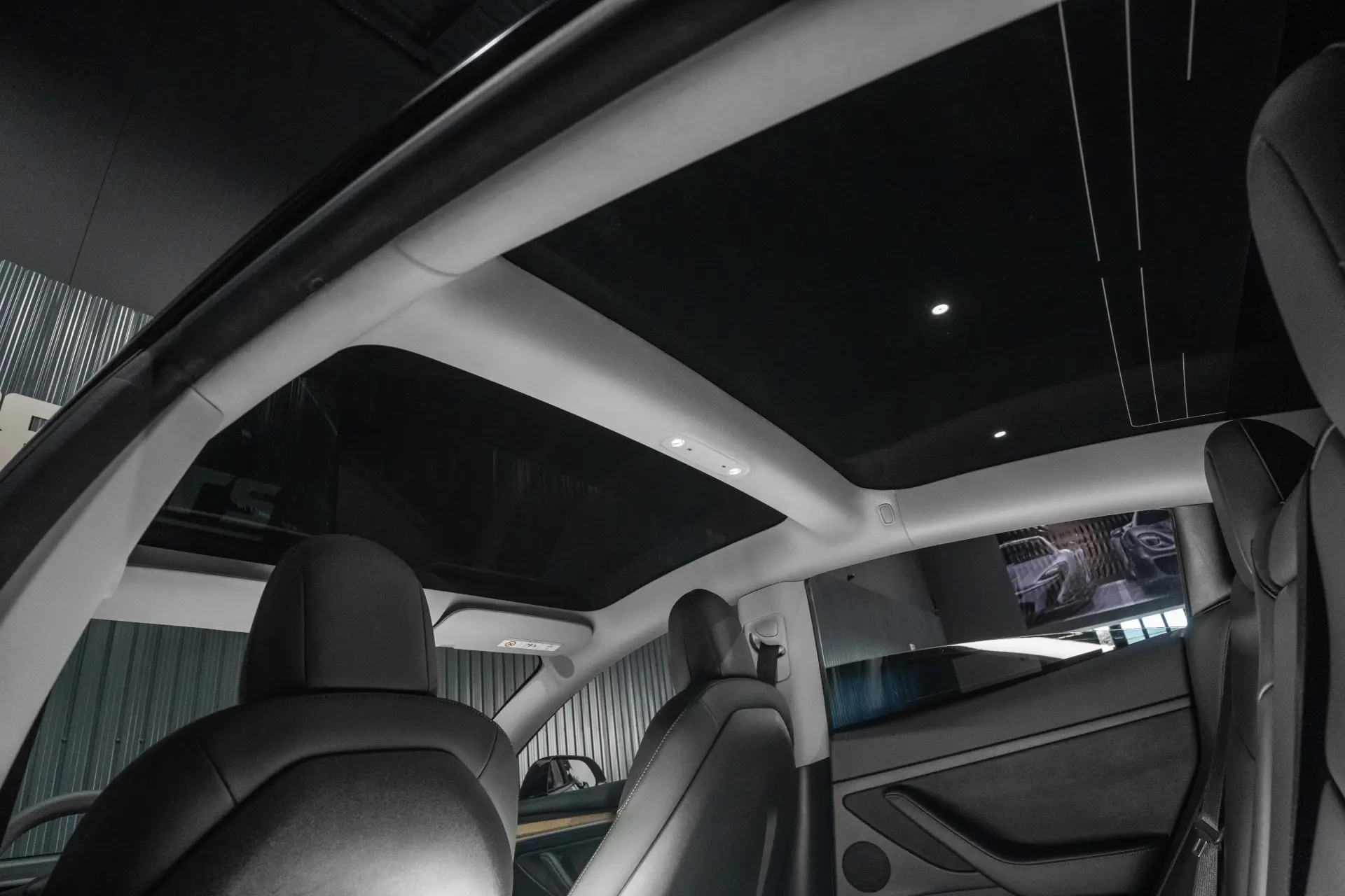Tesla Model 3 Standard Range Plus RWD 23
