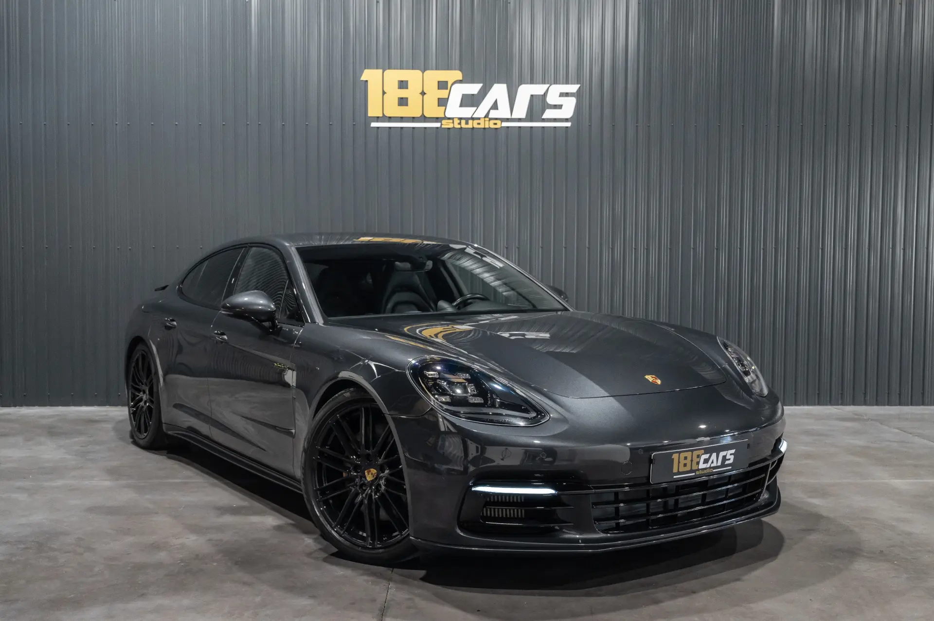 Porsche Panamera 4 E-Hybrid 3
