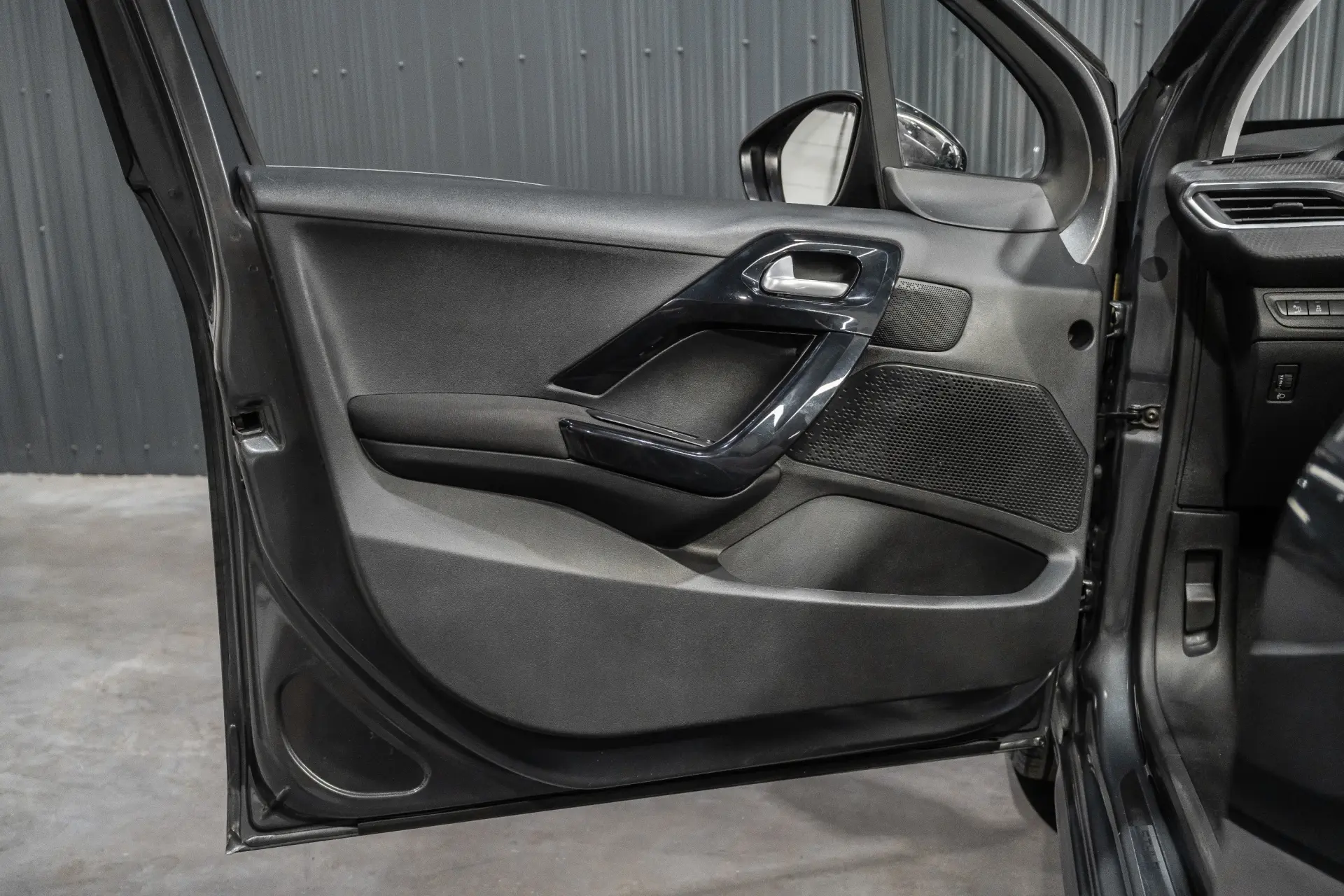 Peugeot 208 16