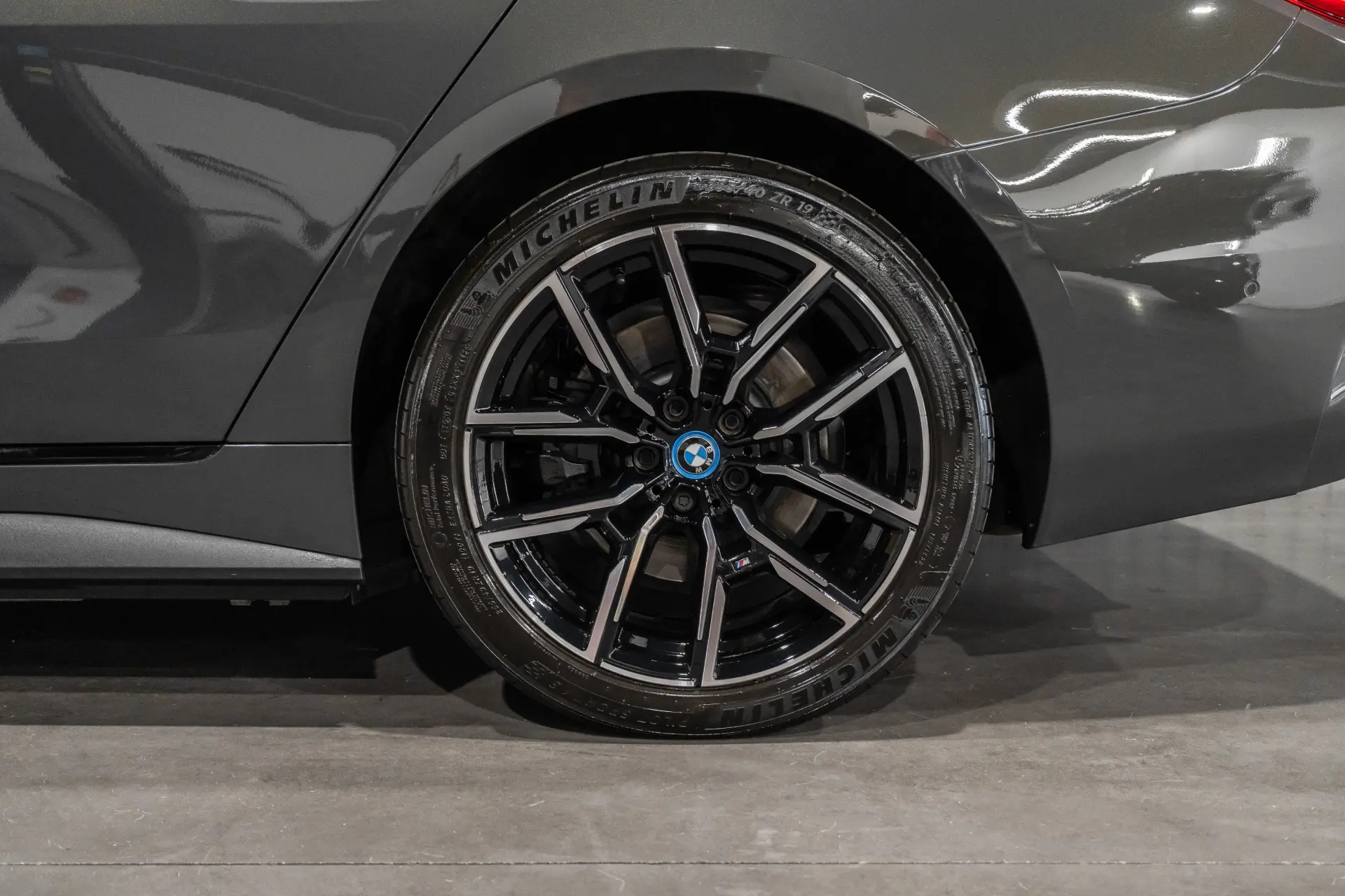 BMW i4 eDrive40 Pack Desportivo M Pro 29