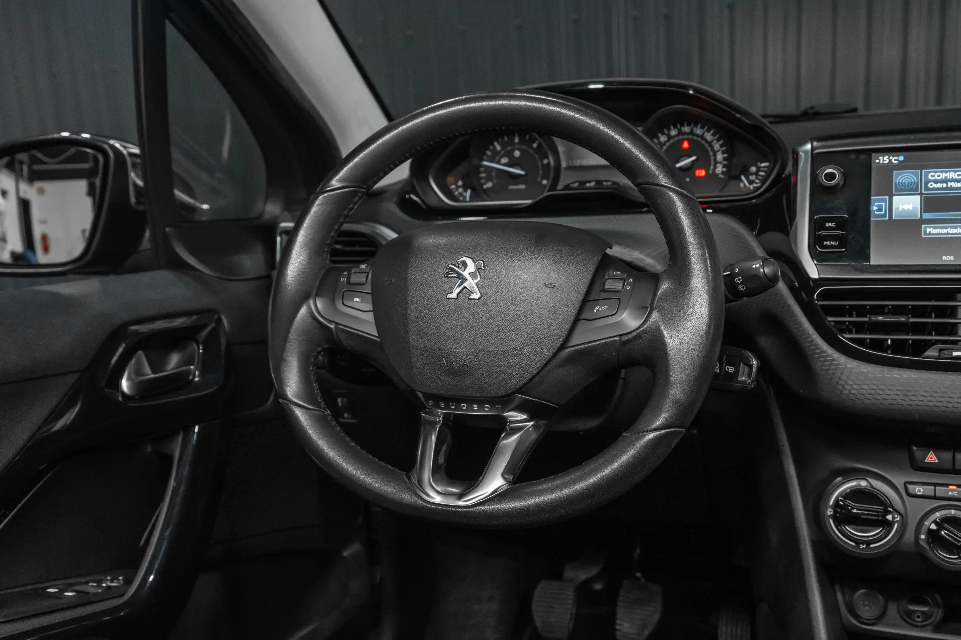 Peugeot 208 9