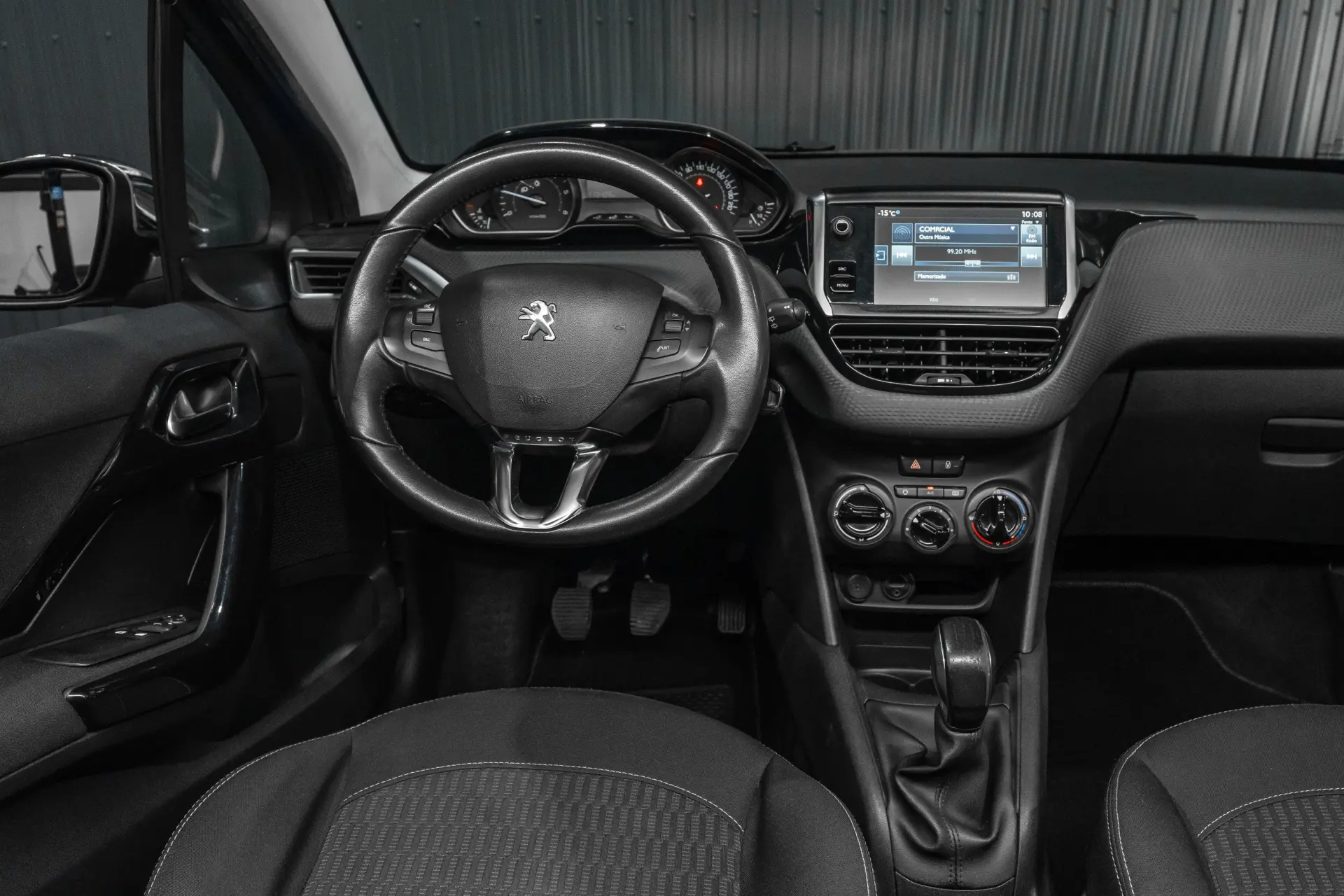 Peugeot 208 7